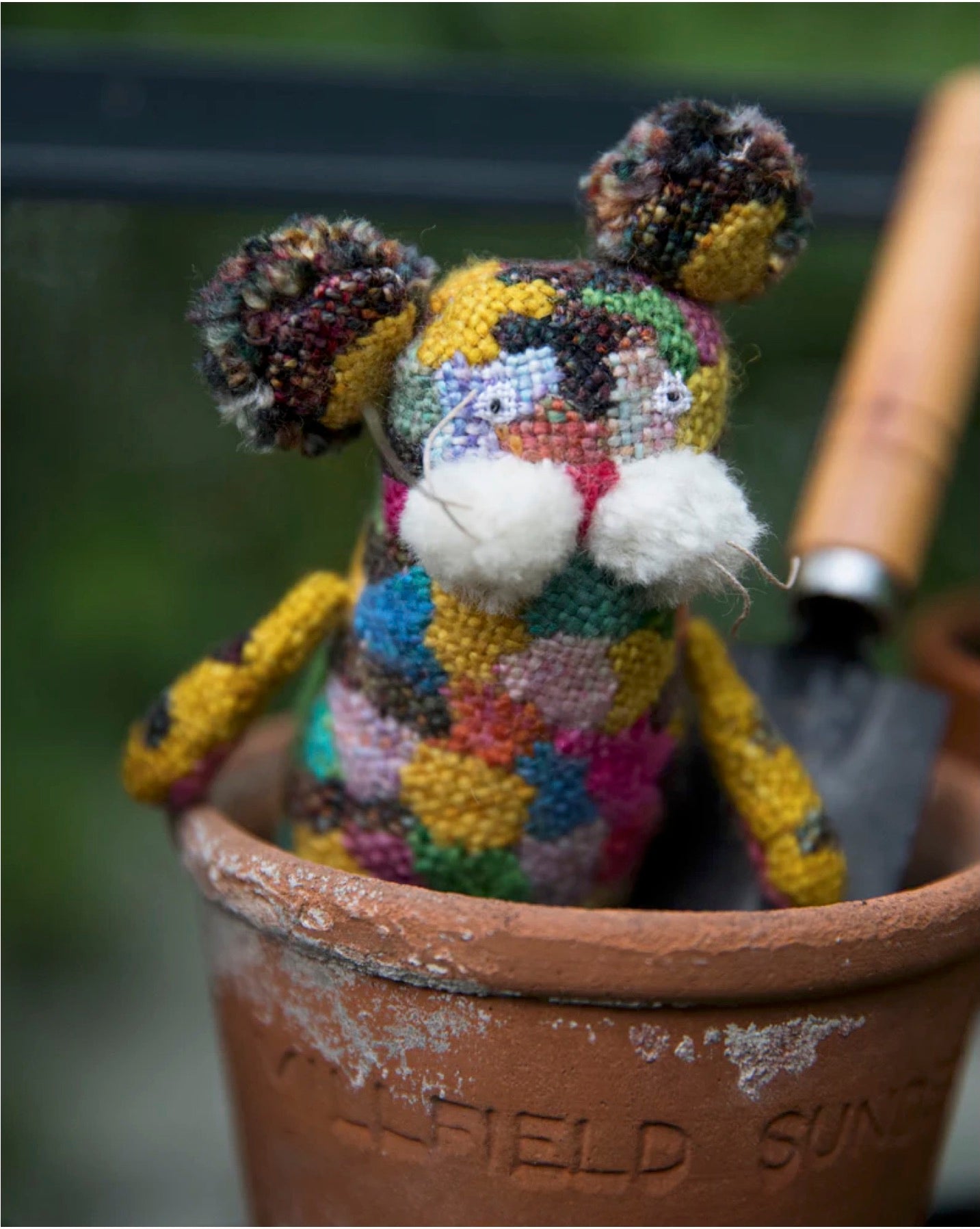 !! PRE-ORDER !! Tiny Friends: A Guide to Mosaic Embroidery