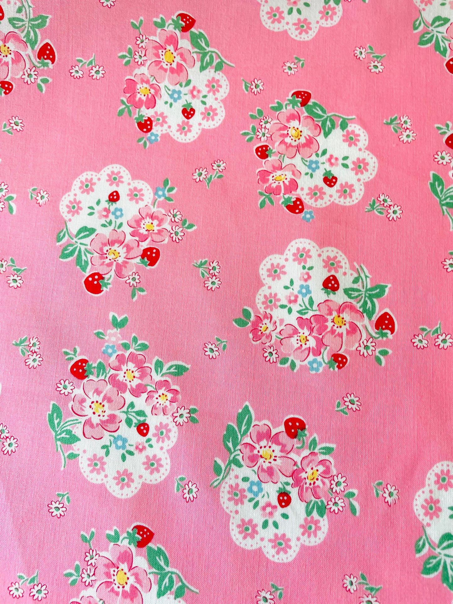 Atsuko Matsuyama - Flower Doily (pink)