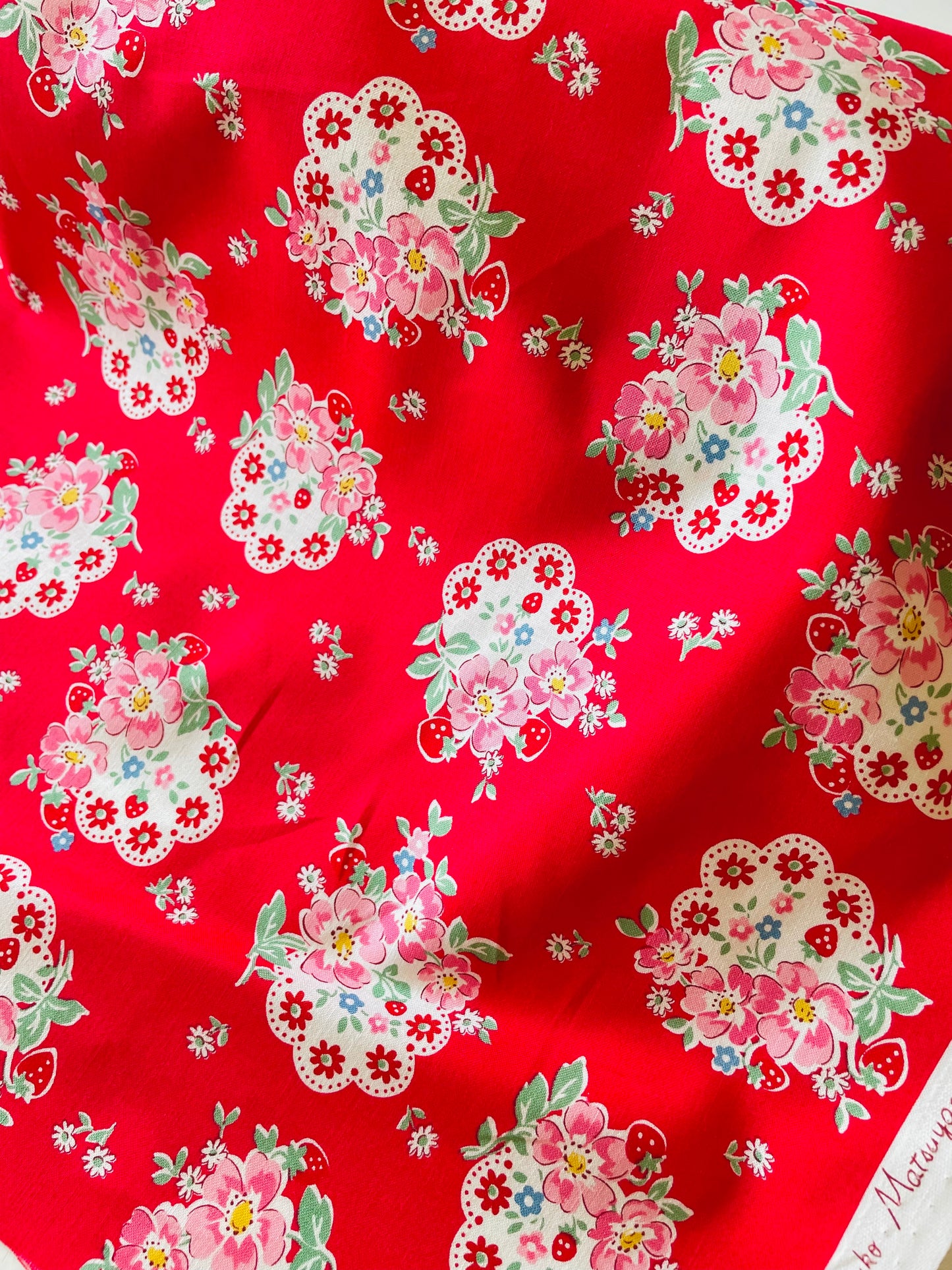 Atsuko Matsuyama - Flower Doily (red )