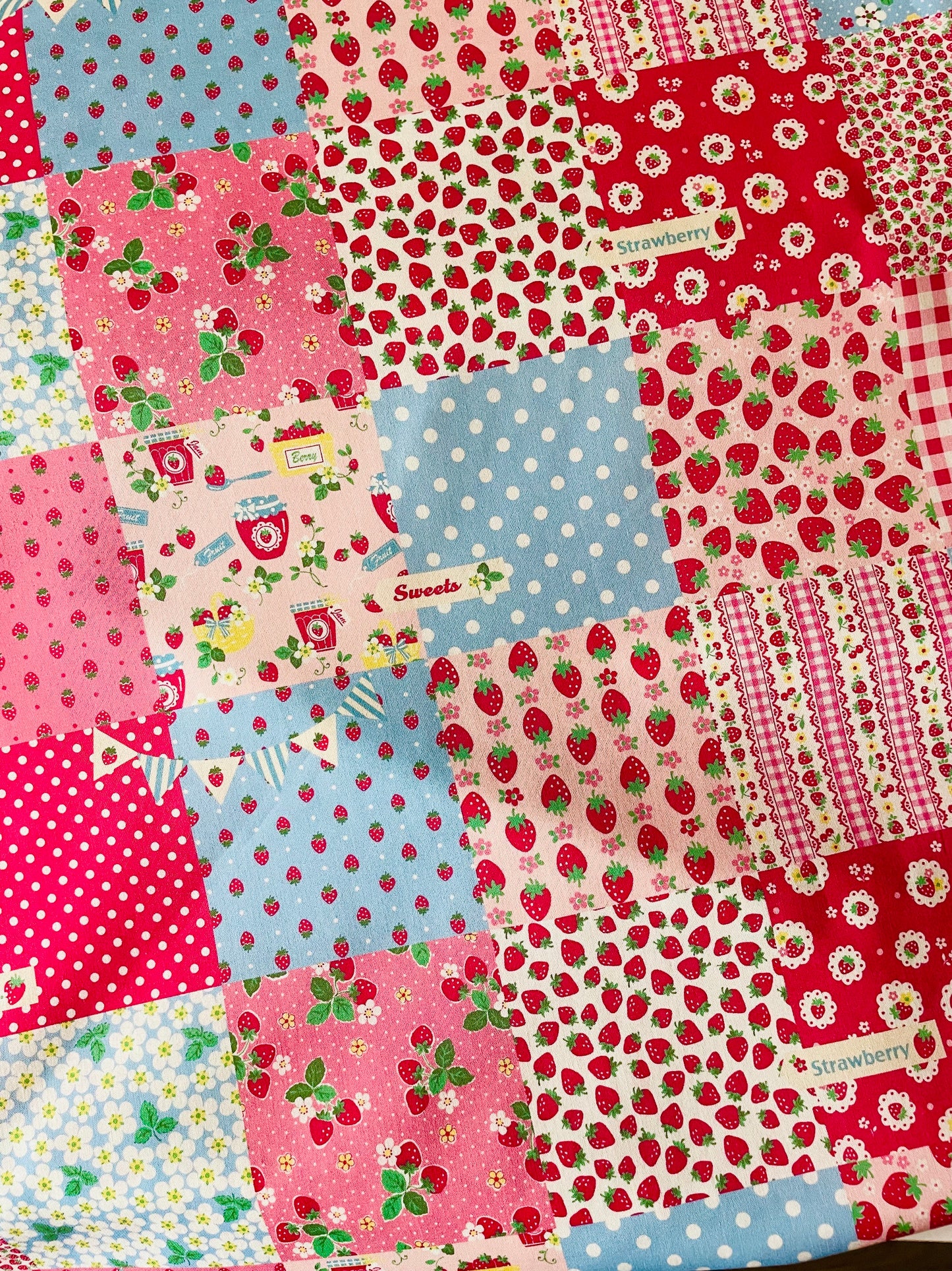 Atsuko Matsuyama Exclusive - Cute Grid (pink & blue)