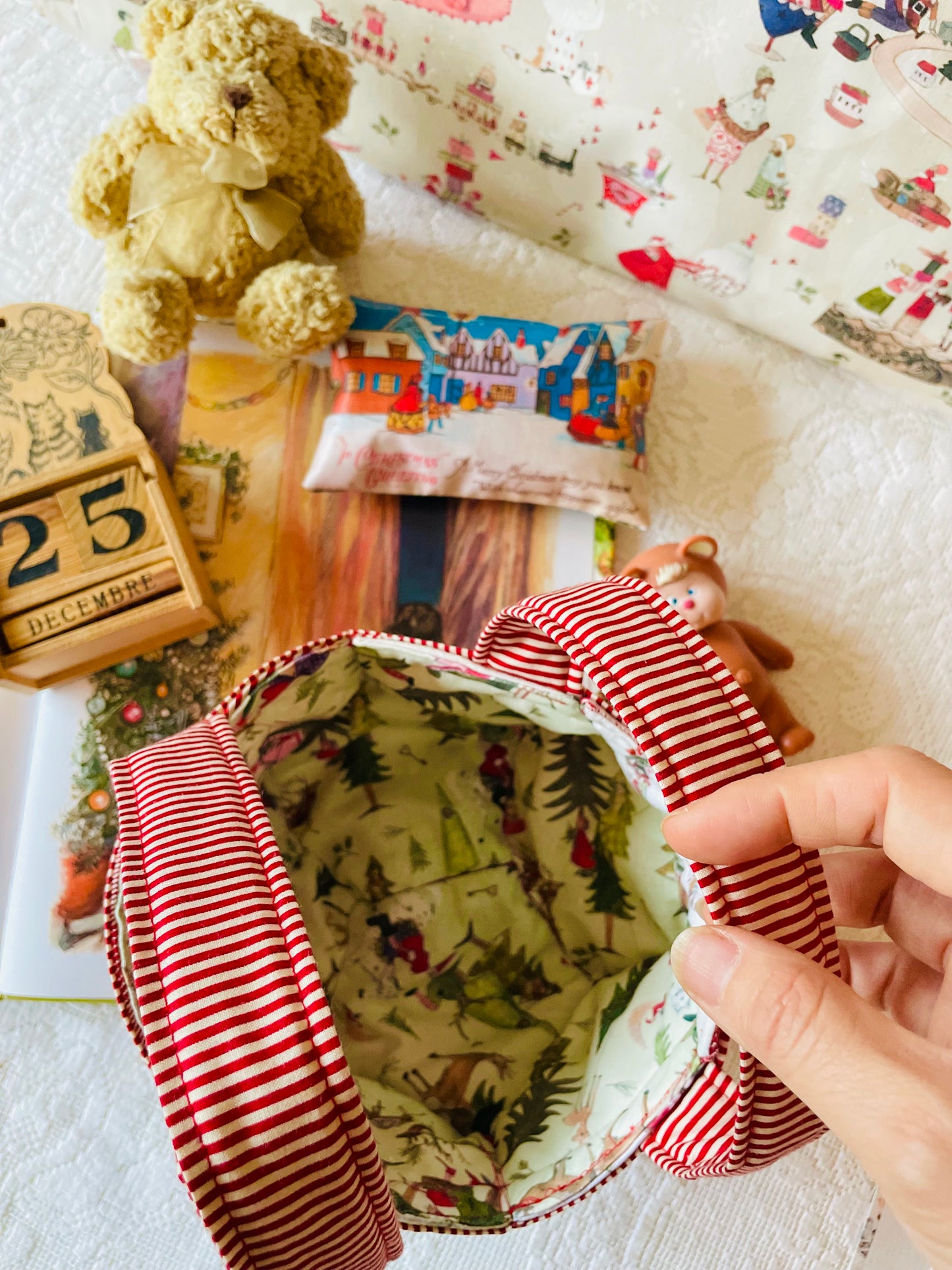 Sewing Kit - Christmas Fun (Pentagon) Bag