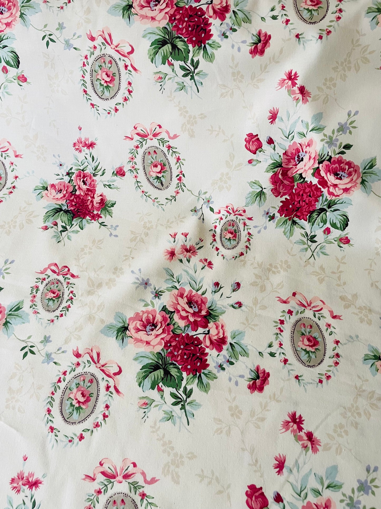 YUWA - Colour Palette - Medallion (cream)