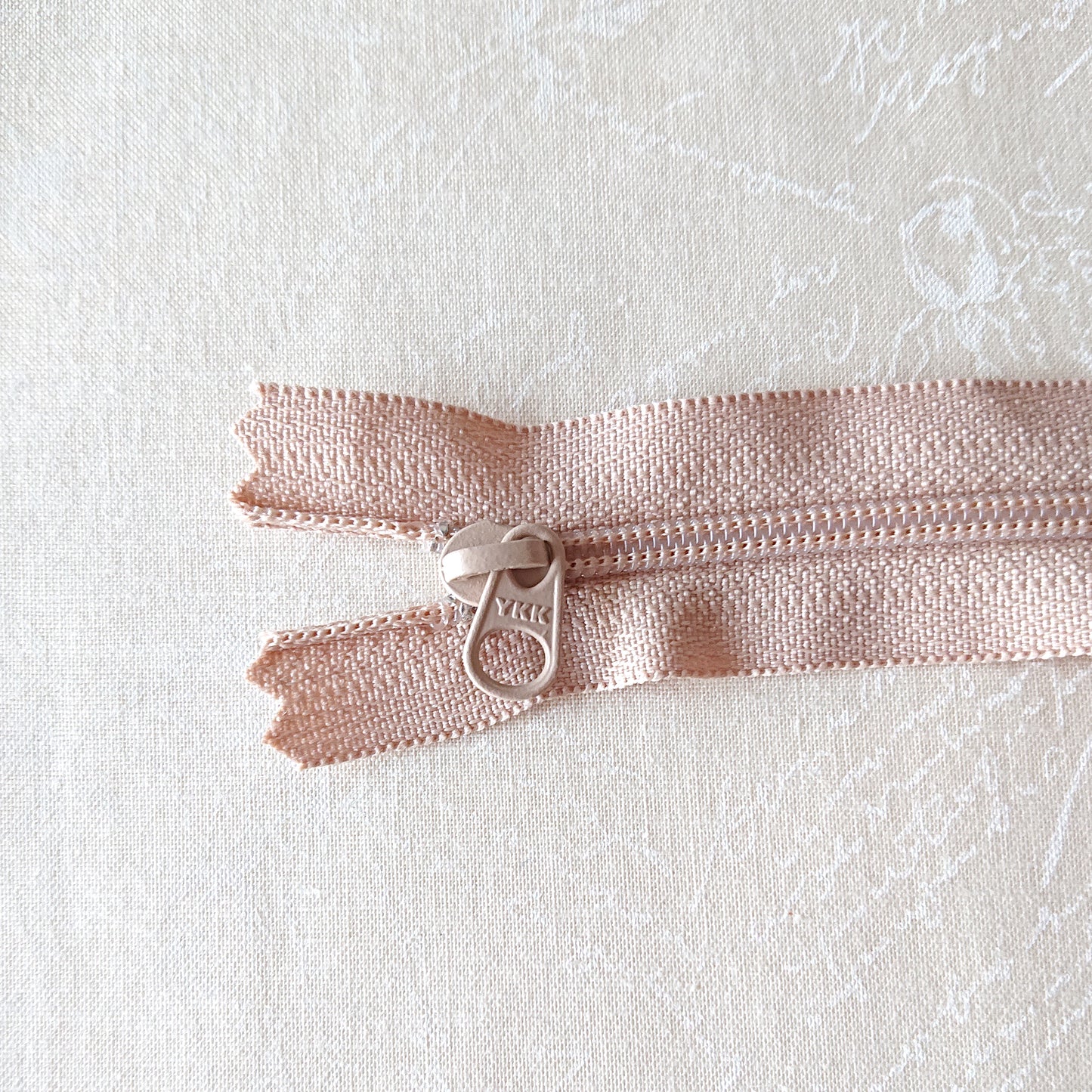YKK Candy Colour Zipper -- beige (15cm/6in)