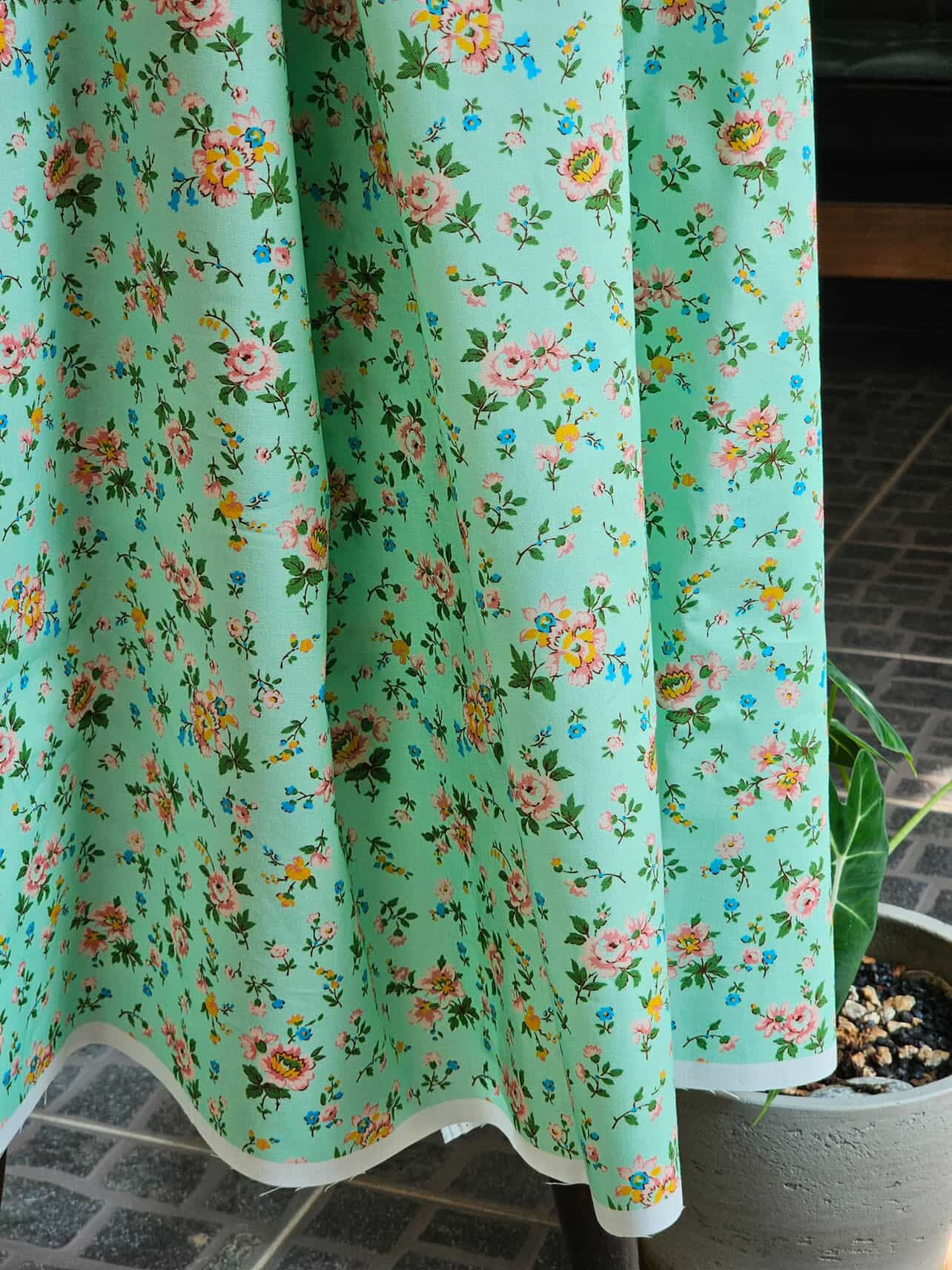 !! PRE ORDER !! Feedsack by Momnson- English Country Flower (green)