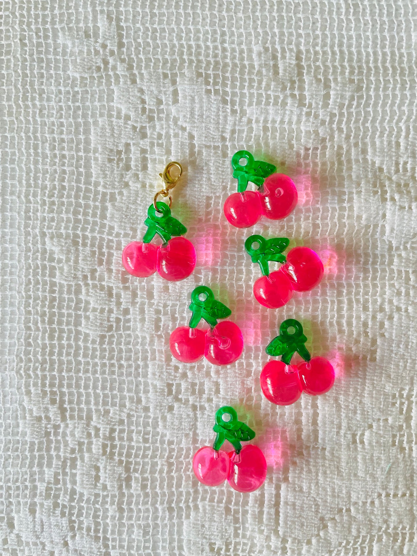Zipper Charm - Classic Cherry (Rosy Pink Transparent )
