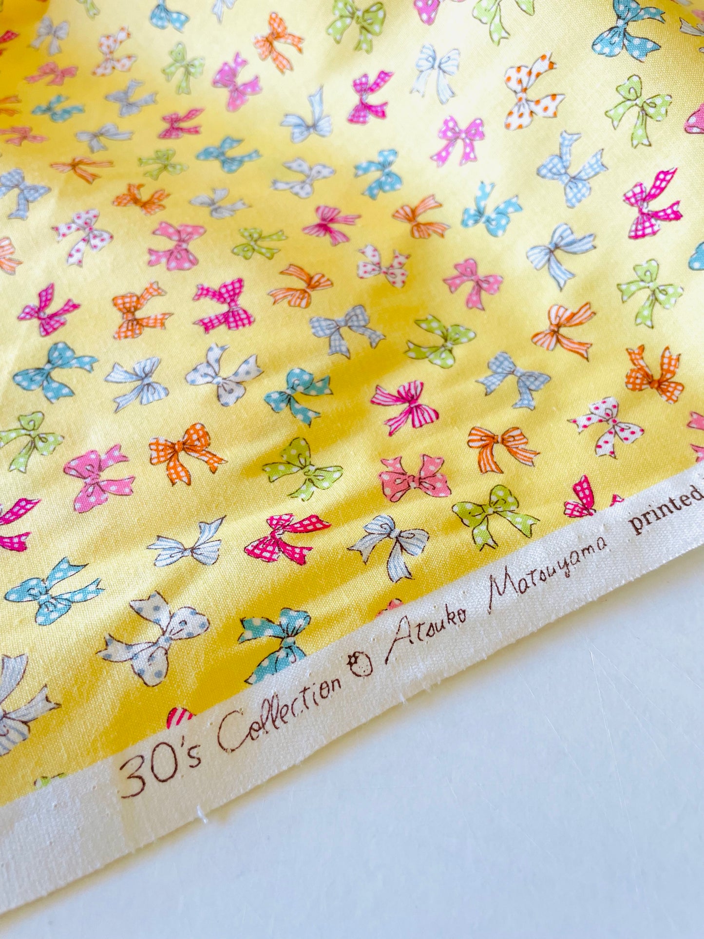 Ribbon Shower (yellow)