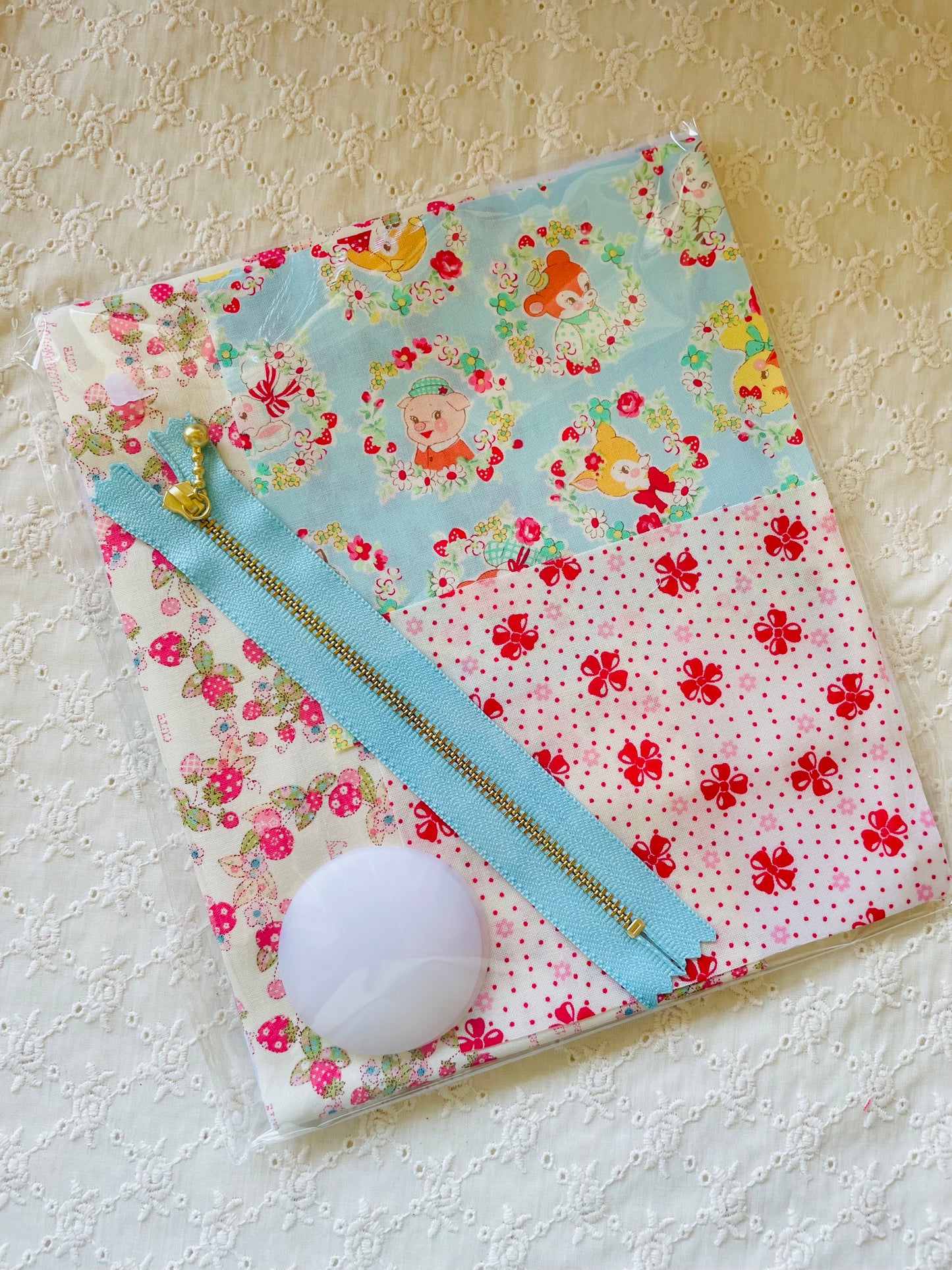 Sewing Kit - Mini Macaron Purse - single pack