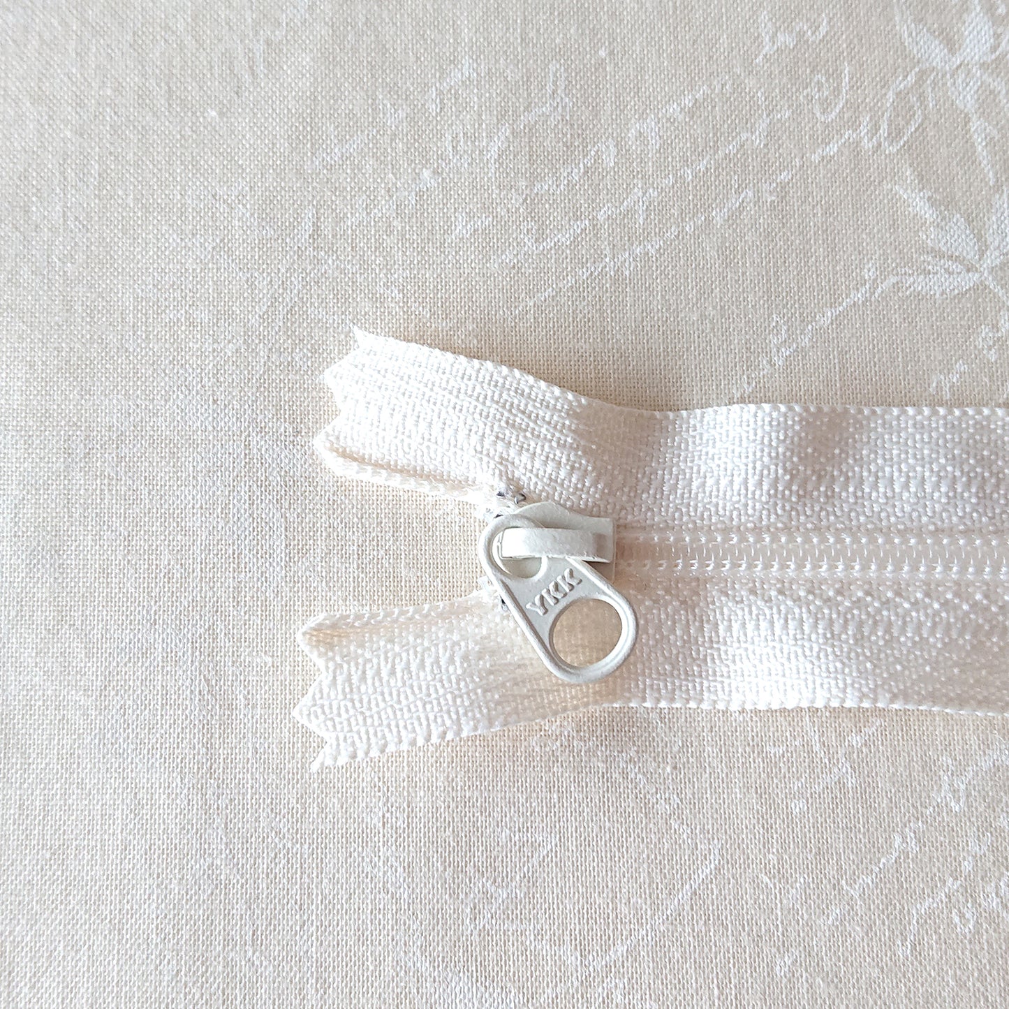 YKK Candy Color Zipper -- white(20cm/8in)
