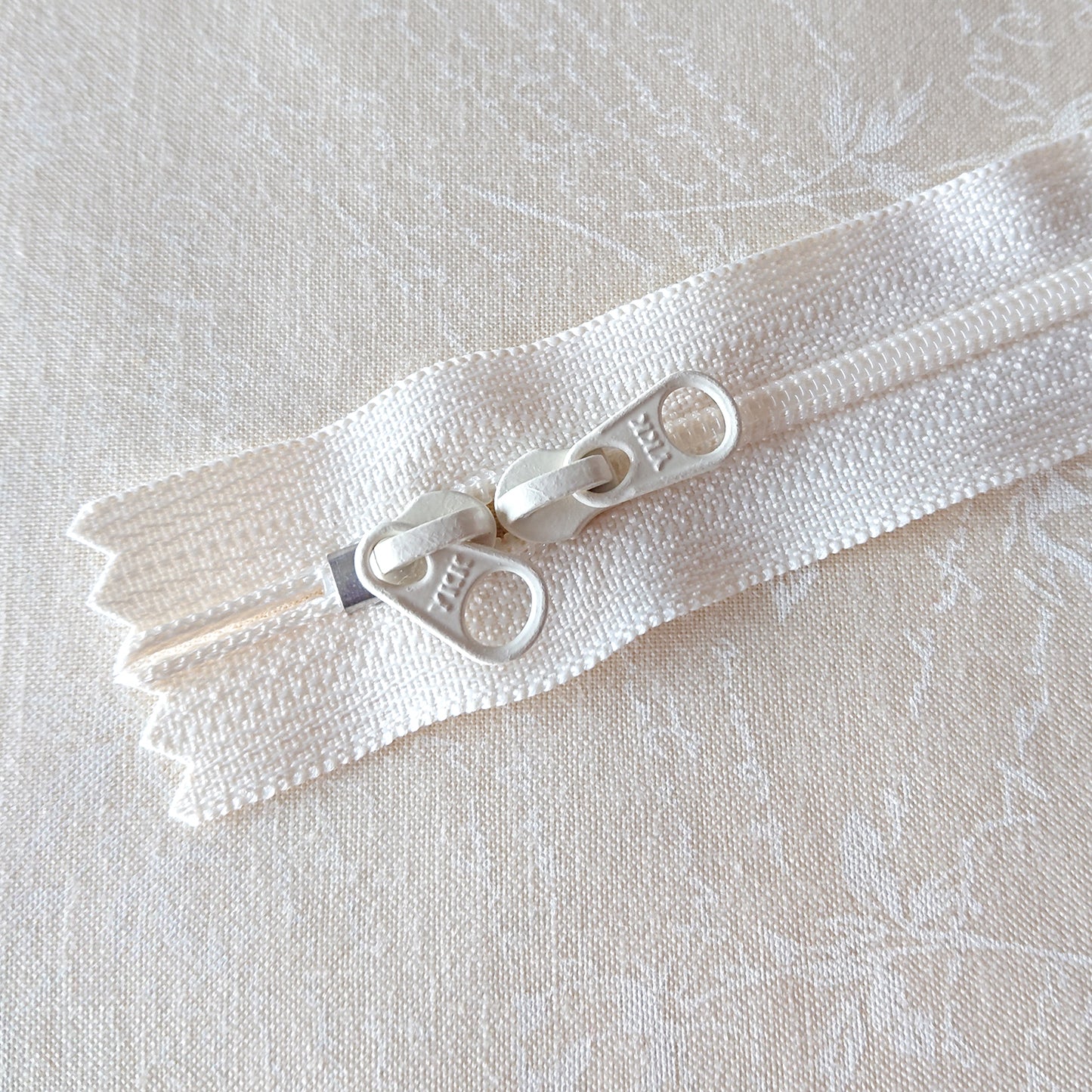YKK Candy Color Zipper -- White(50cm/20in)