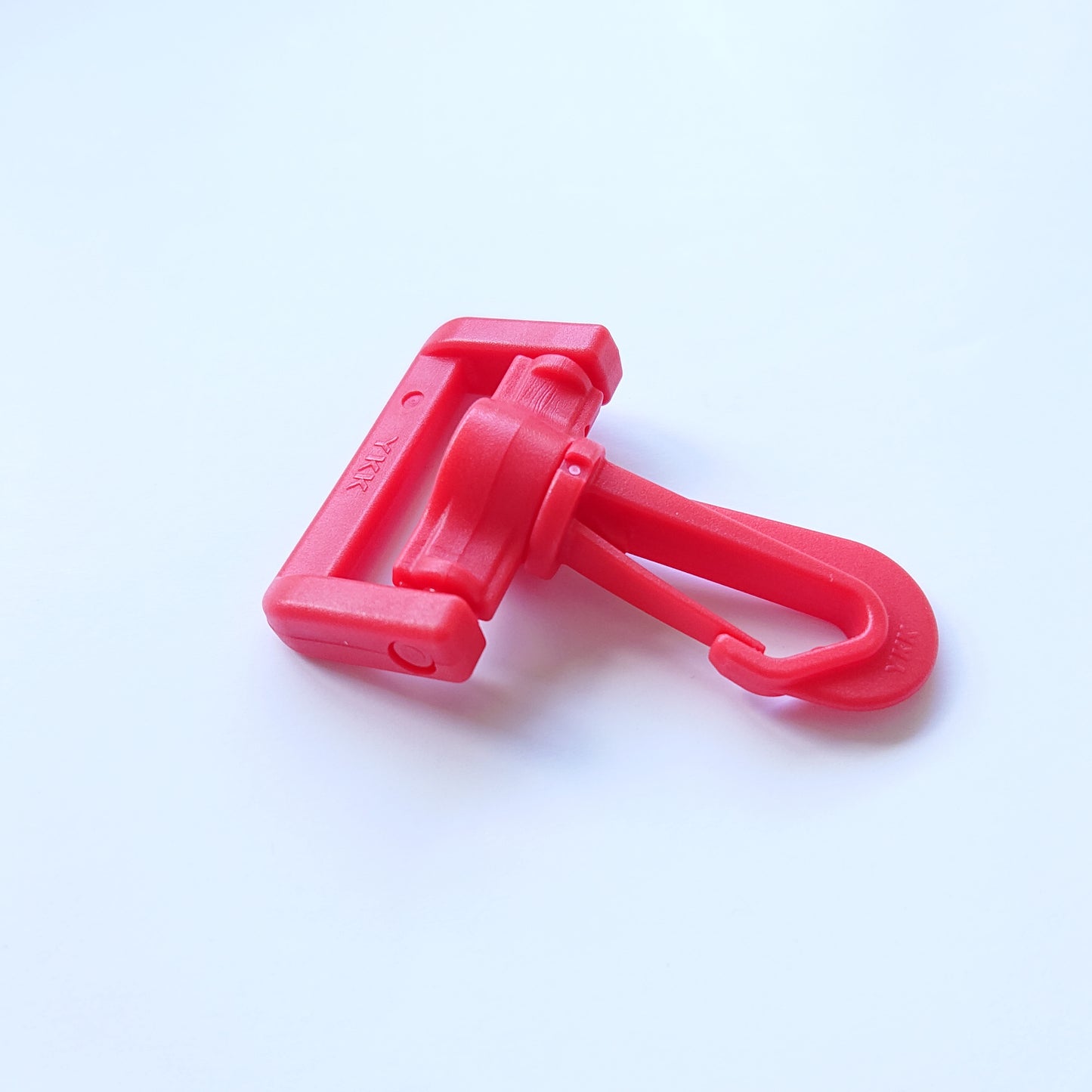 YKK - Swirl Snap Hook  (For 1" /25mm wide webbing) -- Red