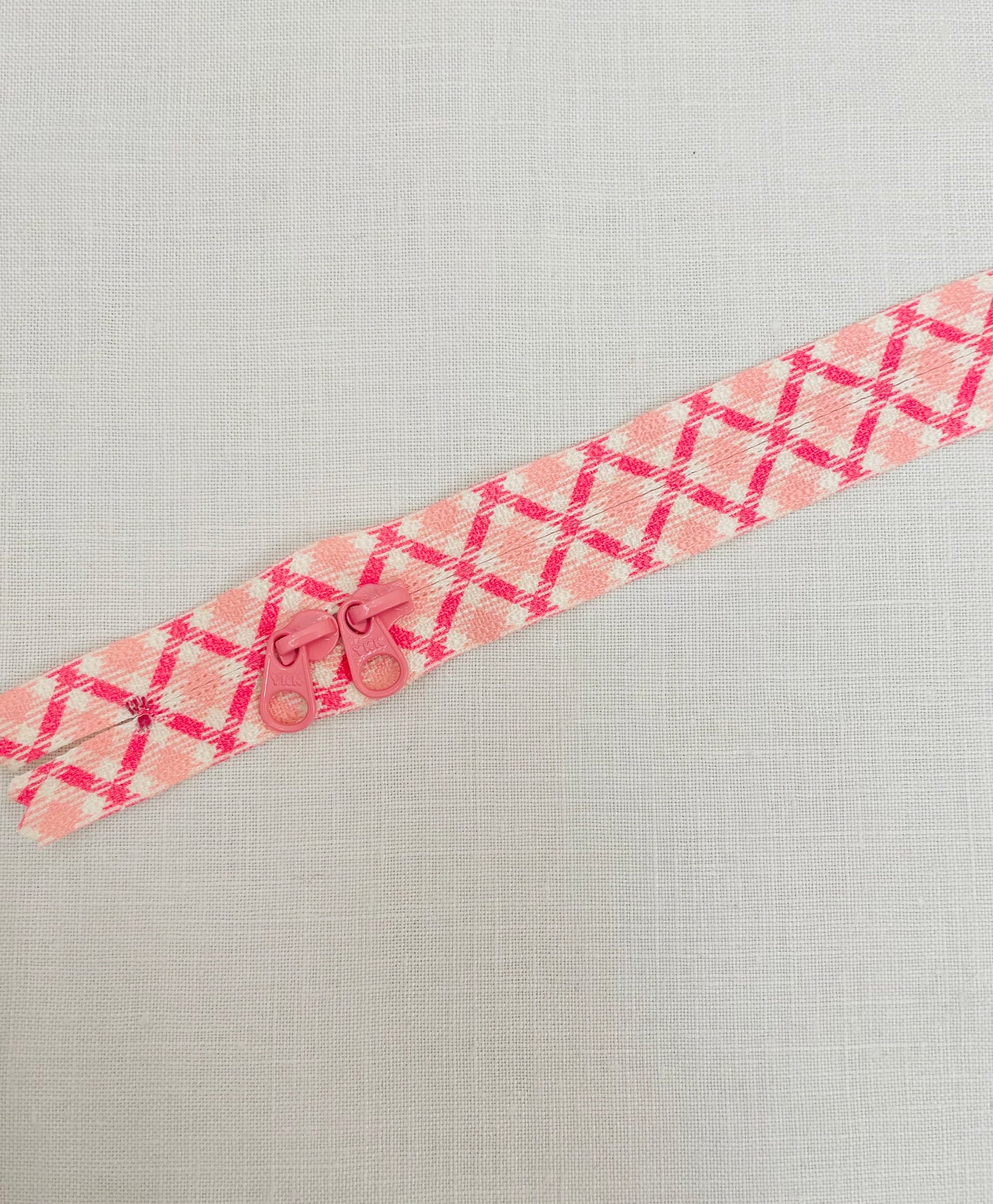 Atsuko Matsuyama's zipper (check pattern pink) (30cm/12in)