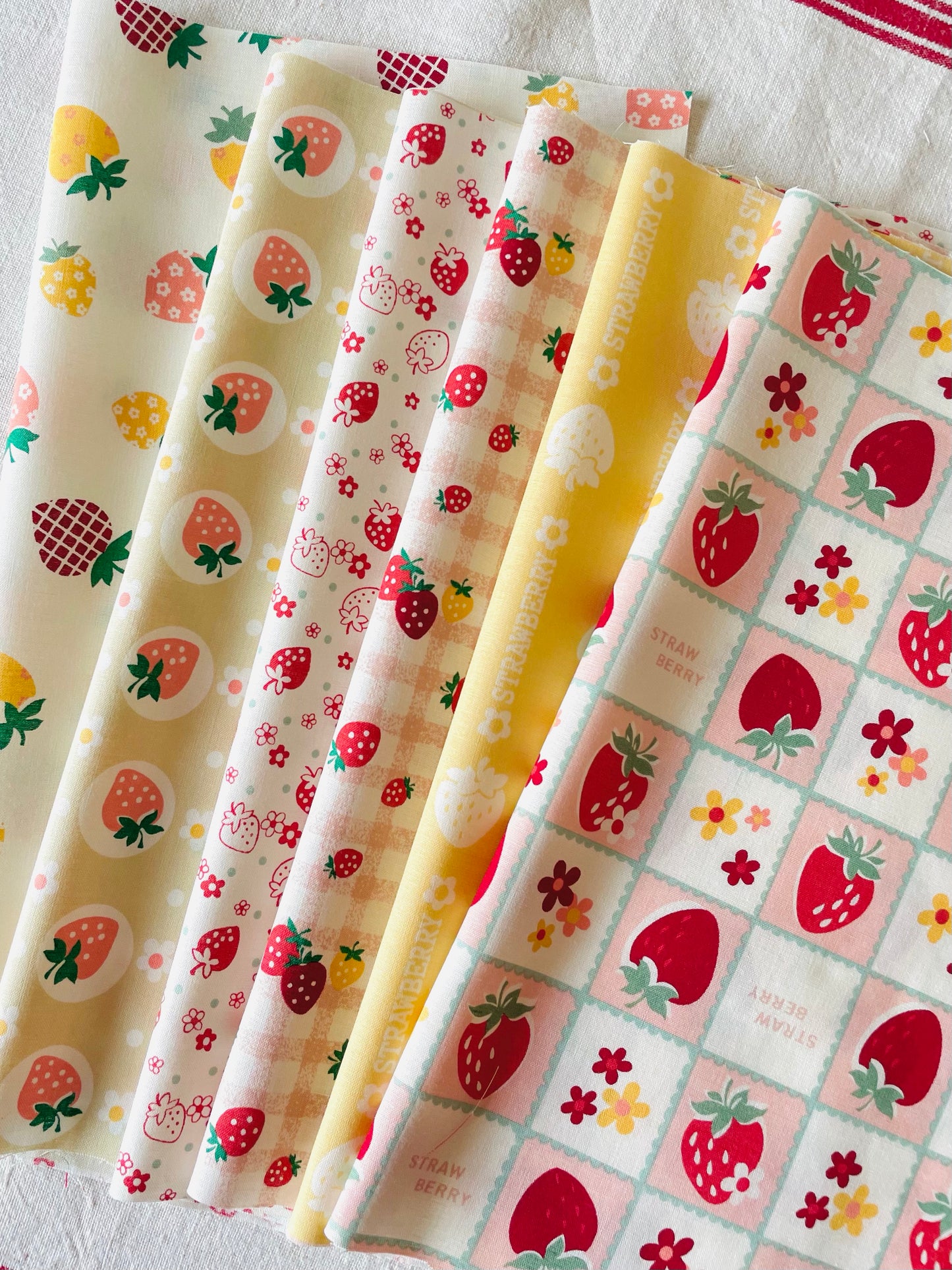 Atsuko Matsuyama - Square Strawberry (yellow)