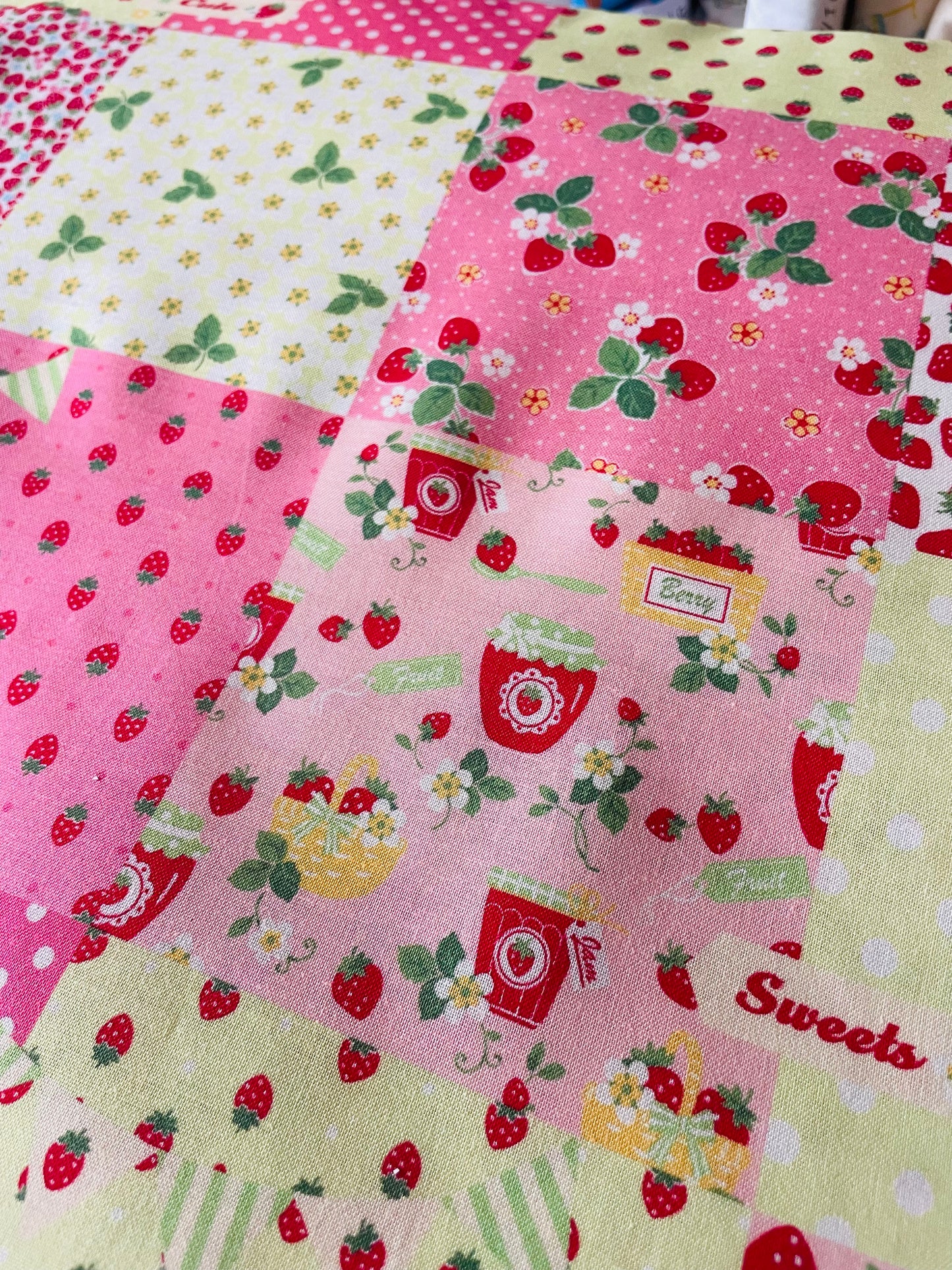 Atsuko Matsuyama Exclusive - Cute Grid (pink & apple green)