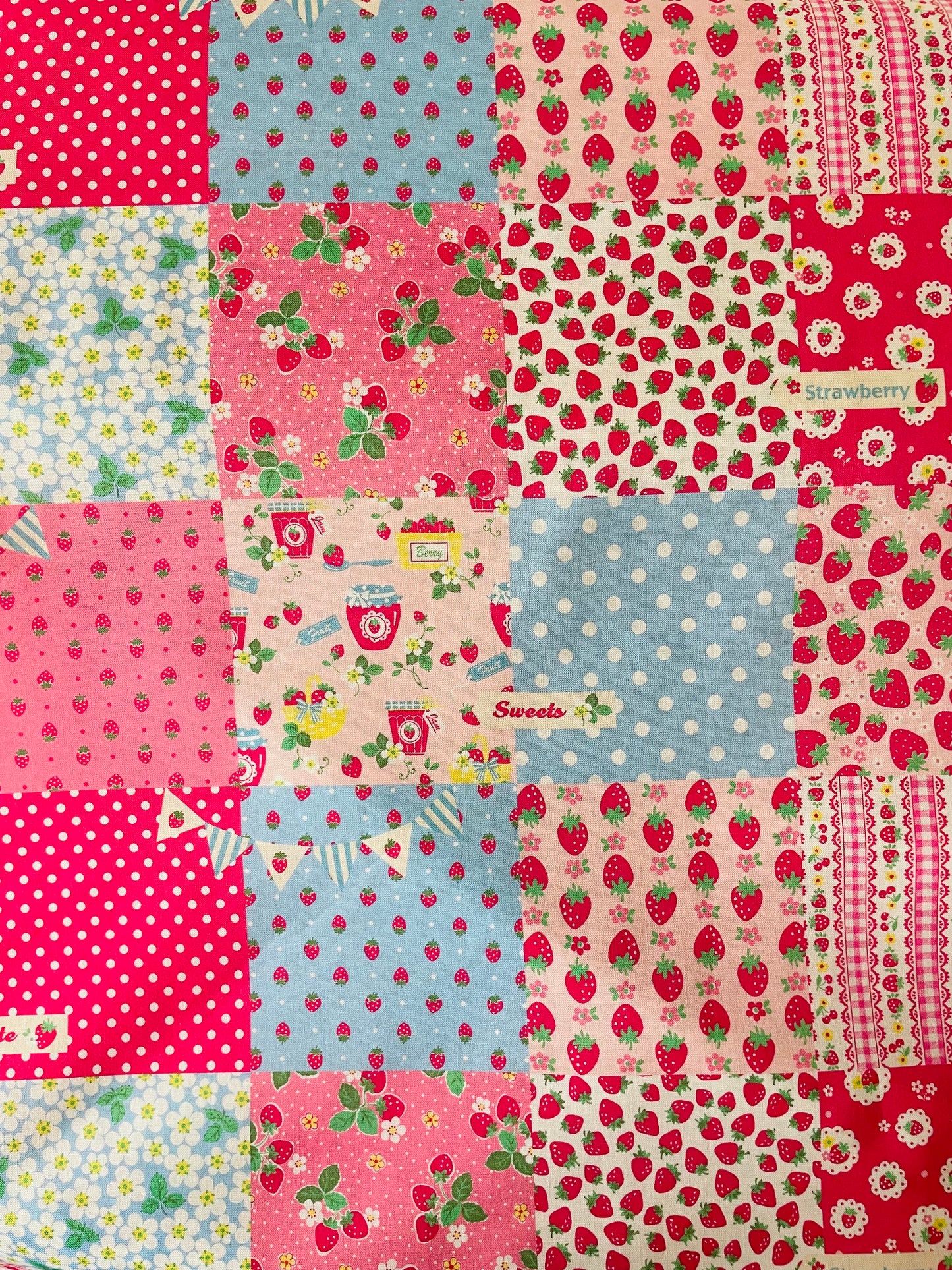 Atsuko Matsuyama Exclusive - Cute Grid (pink & blue)