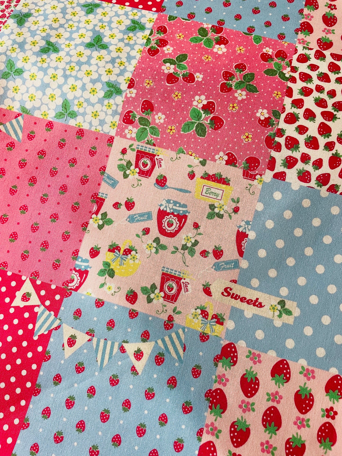 Atsuko Matsuyama Exclusive - Cute Grid (pink & blue)