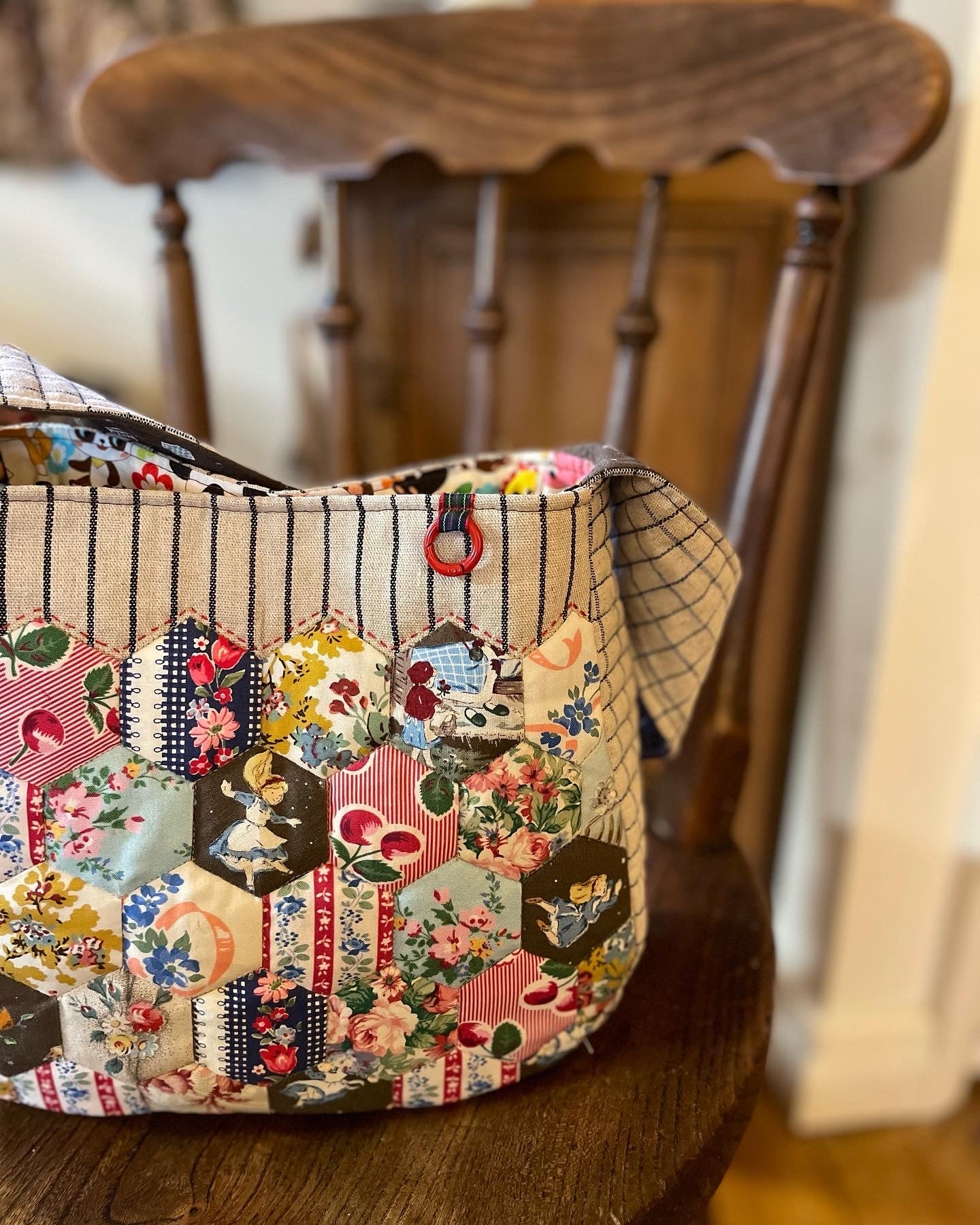 Sewing Pattern -- Basket of Flowers Handbag (PRINTED)