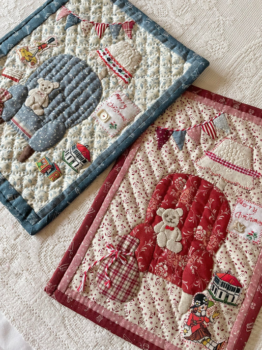 Sewing Kit -- Cosy Christmas Room (red + blue)