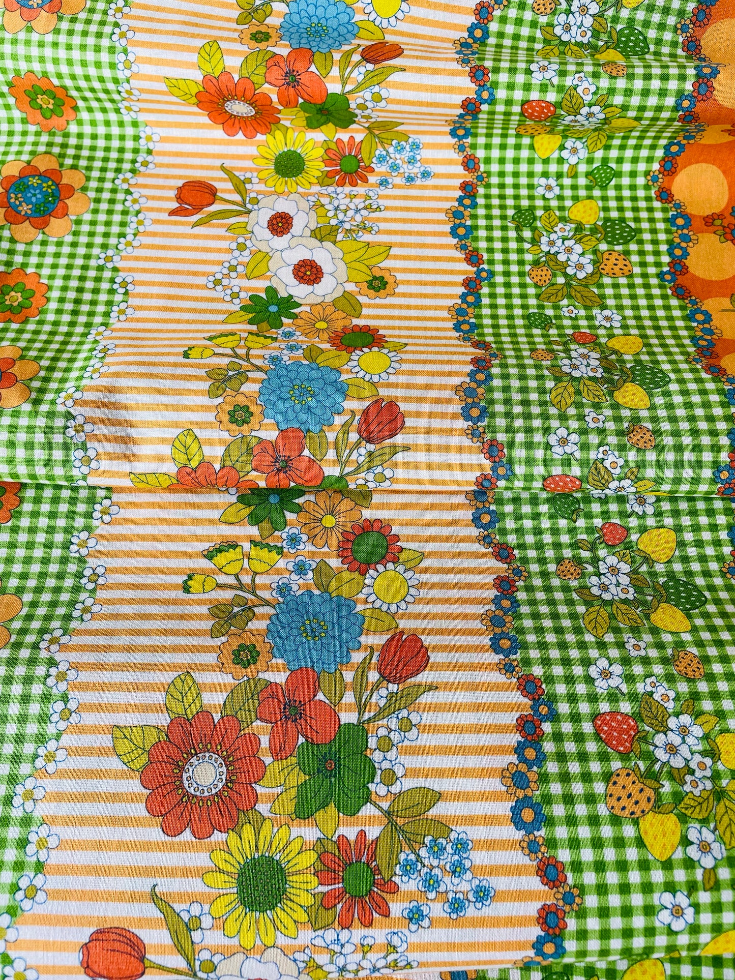 70s Design - Flower days A (green)