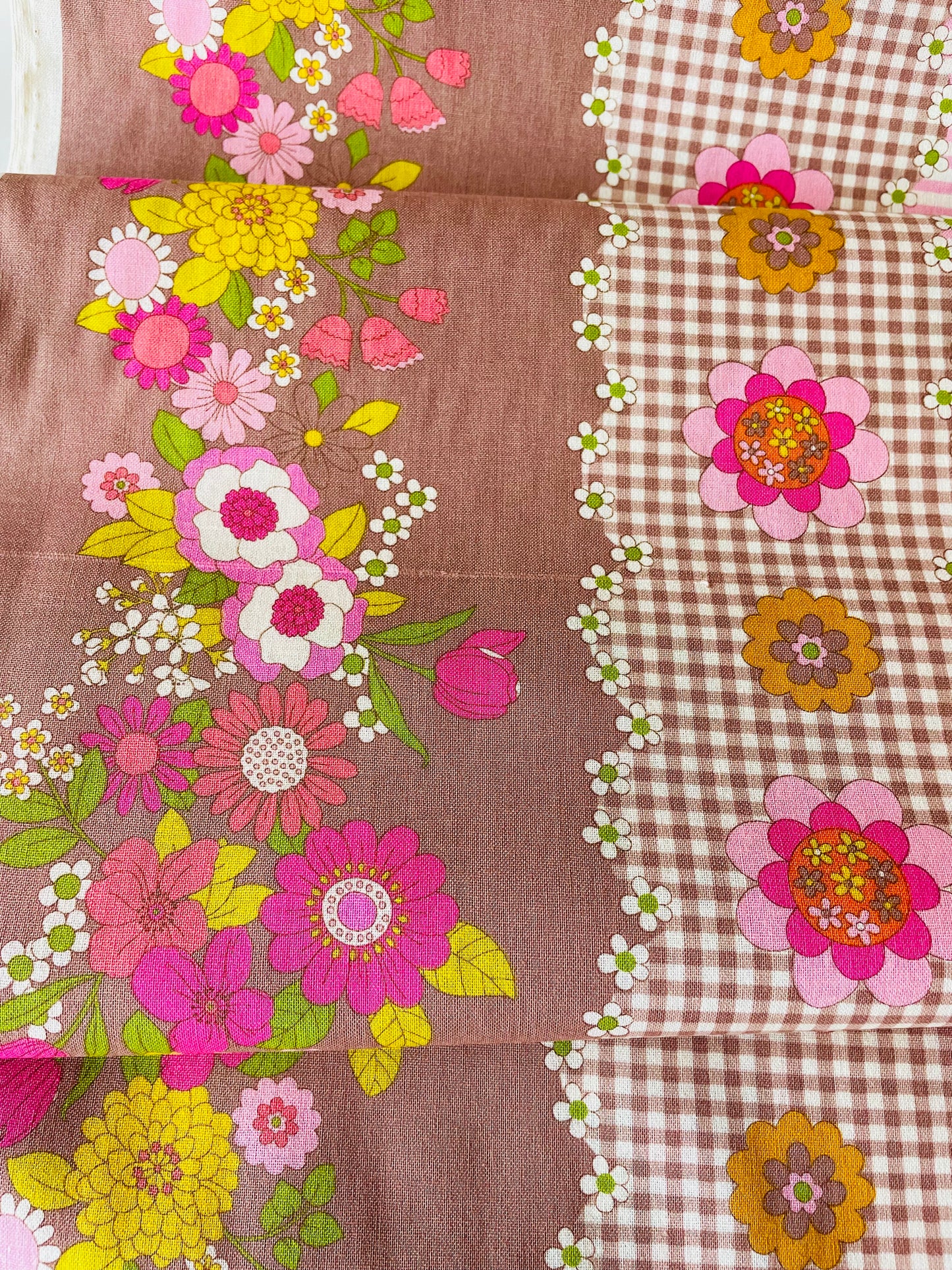 70s Design - Flower days A (pink)