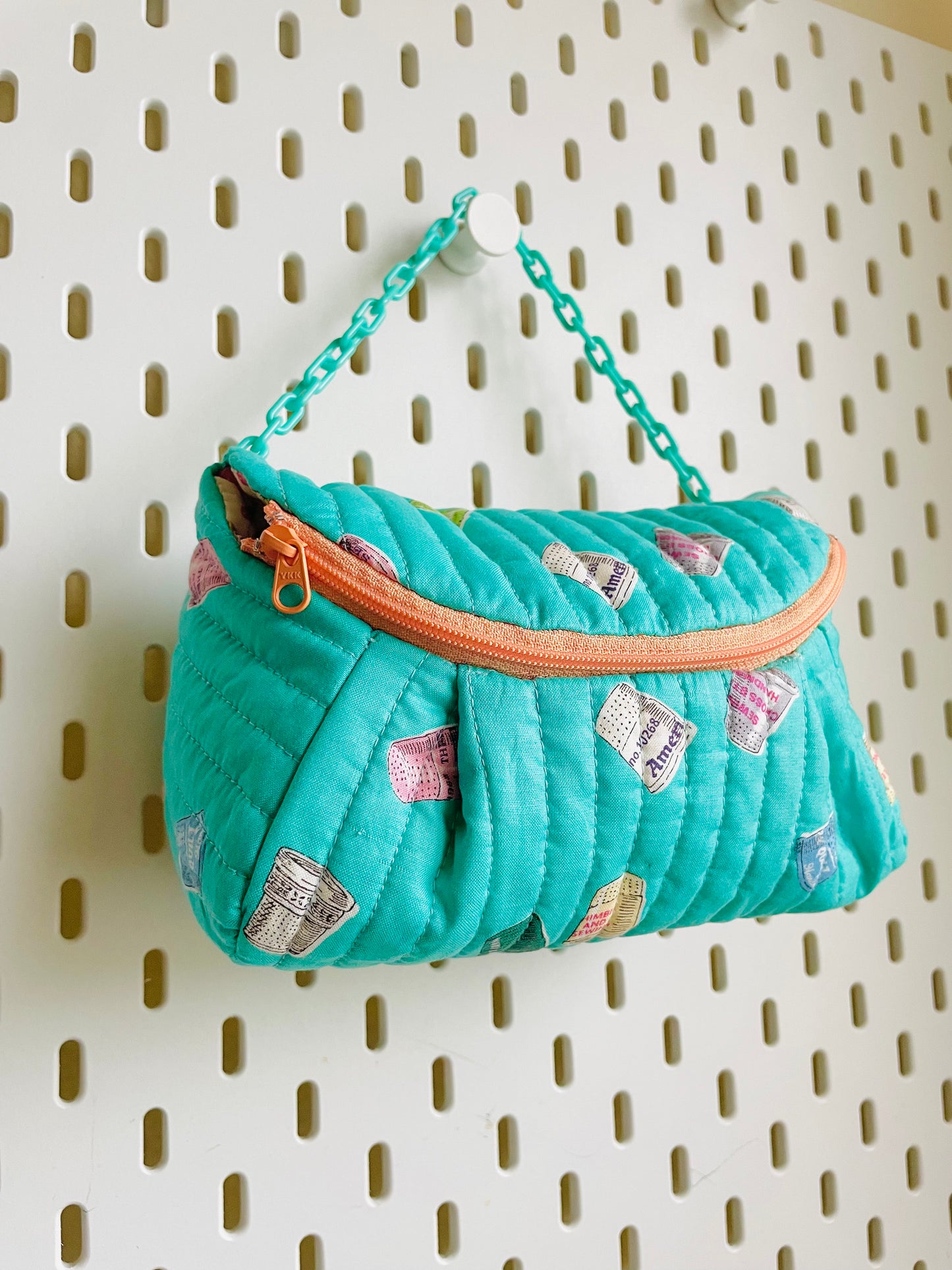 Sewing Kit -- Funky Loaf (turquoise)