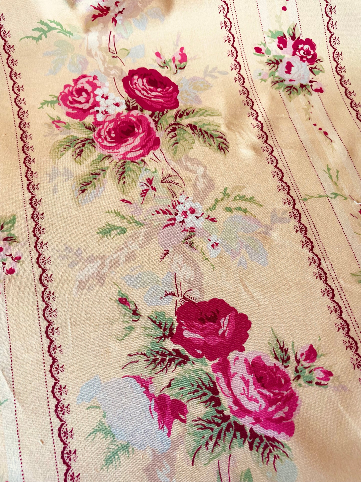 YUWA - Colour Palette - Rose Border (light brown)