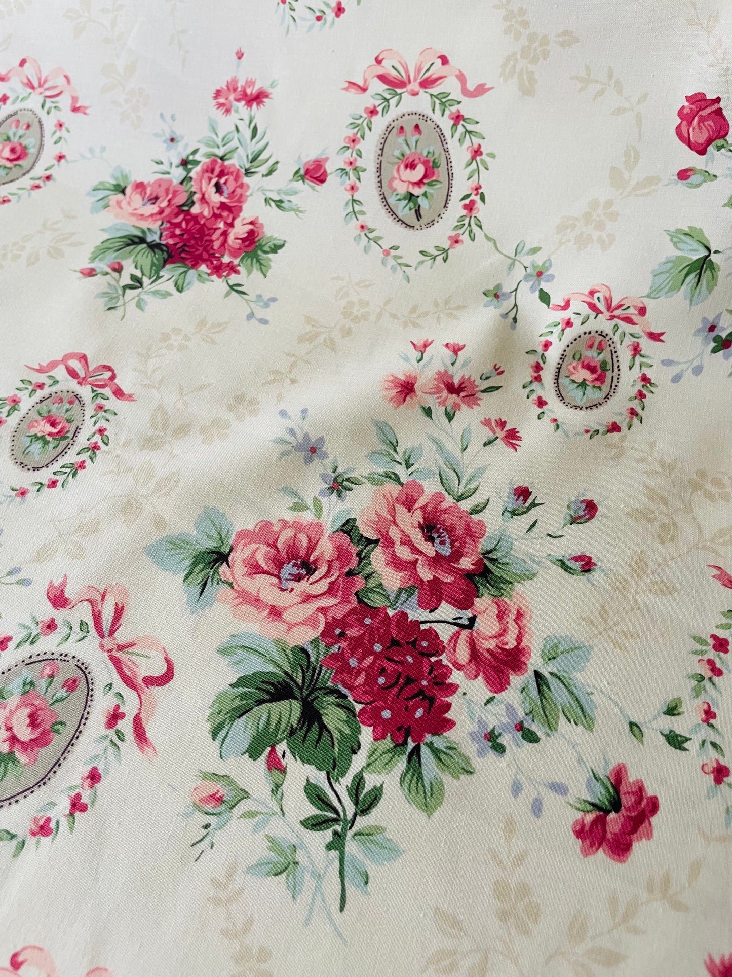 YUWA - Colour Palette - Medallion (cream)