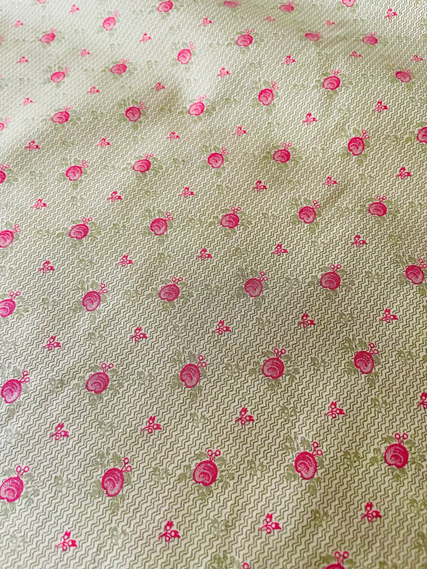 YUWA - Colour Palette - Tiny Roses (olive)