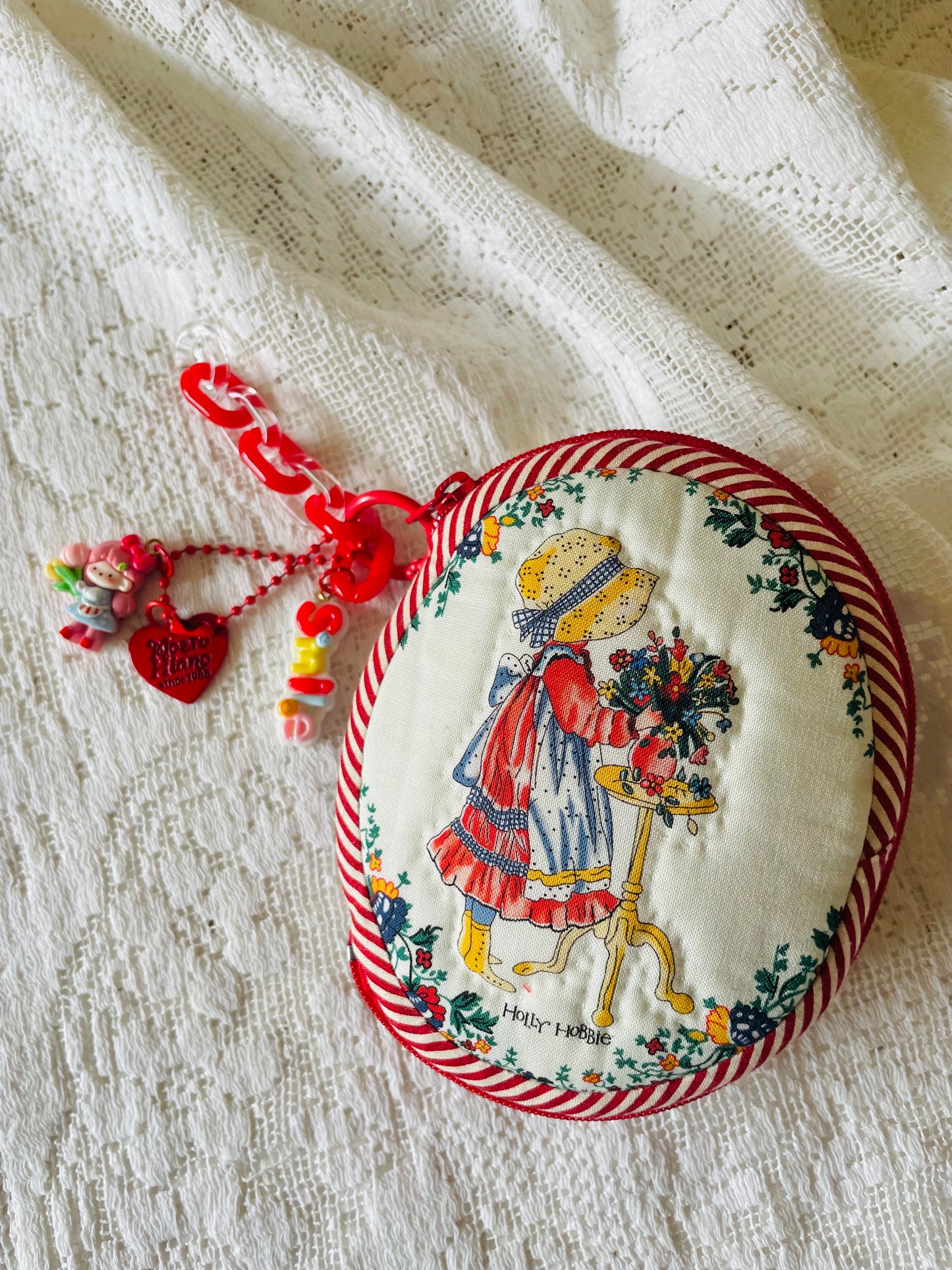 Sewing Kit -- EGG Sewing Pal - Holly Hobbie (Flower arrangement)