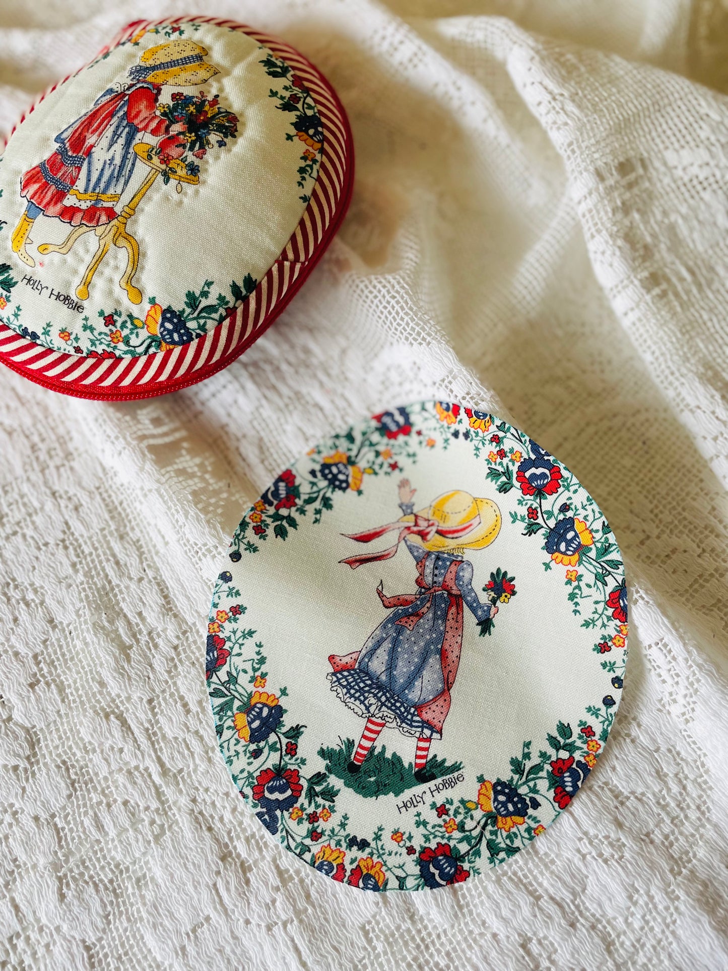 Sewing Kit -- EGG Sewing Pal - Holly Hobbie (hand waving)
