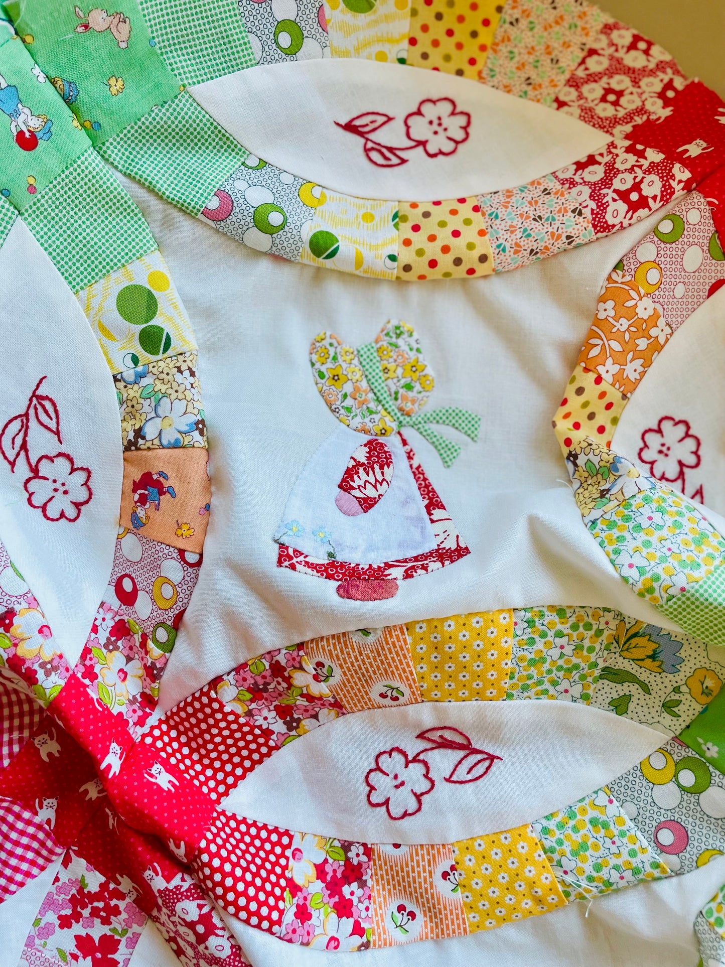 Sewing Pattern -- Sue Bonnet Double Wedding Ring Quilt (Printed Pattern)