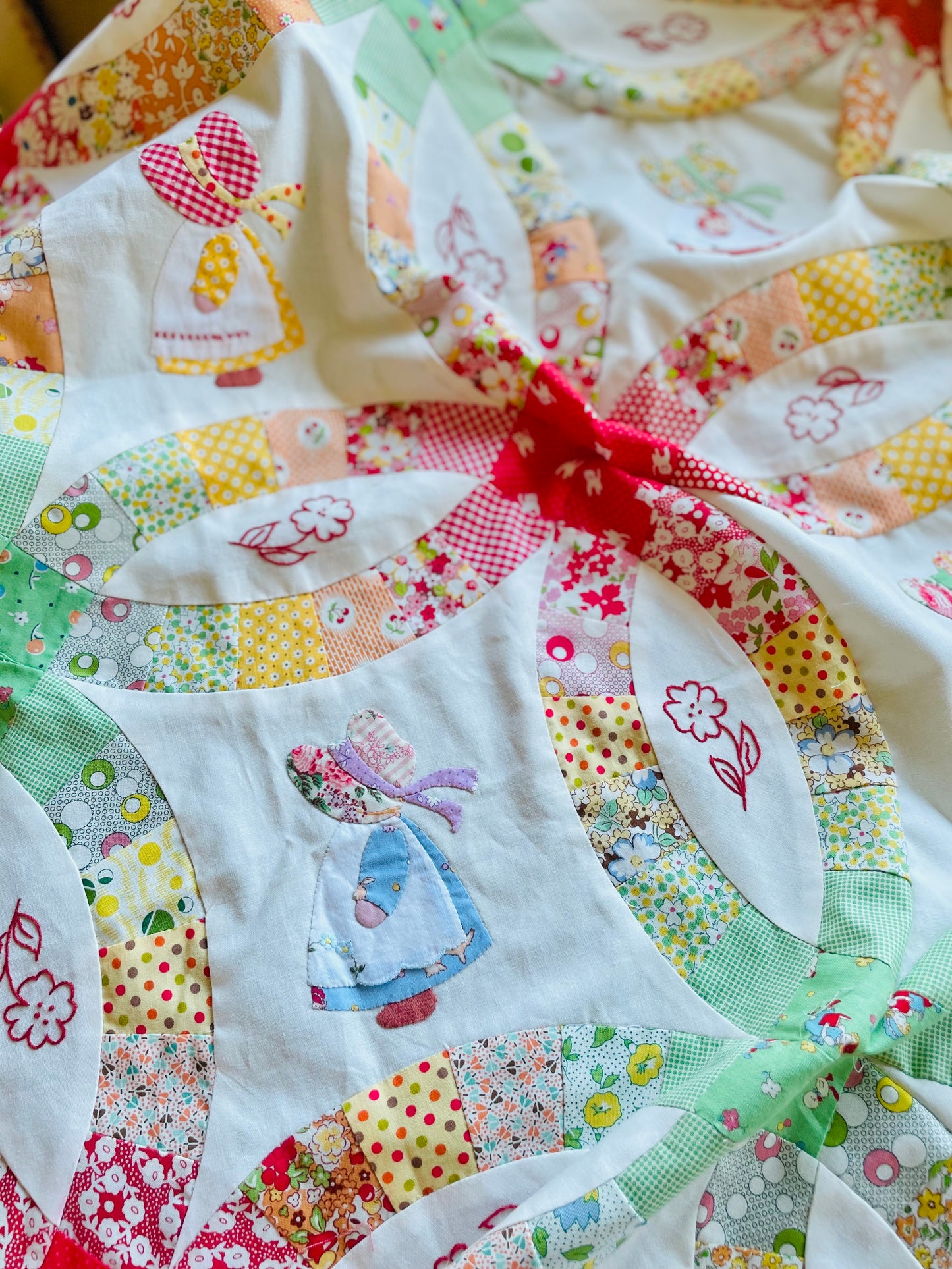 Sewing Pattern -- Sue Bonnet Double Wedding Ring Quilt (Printed Pattern)