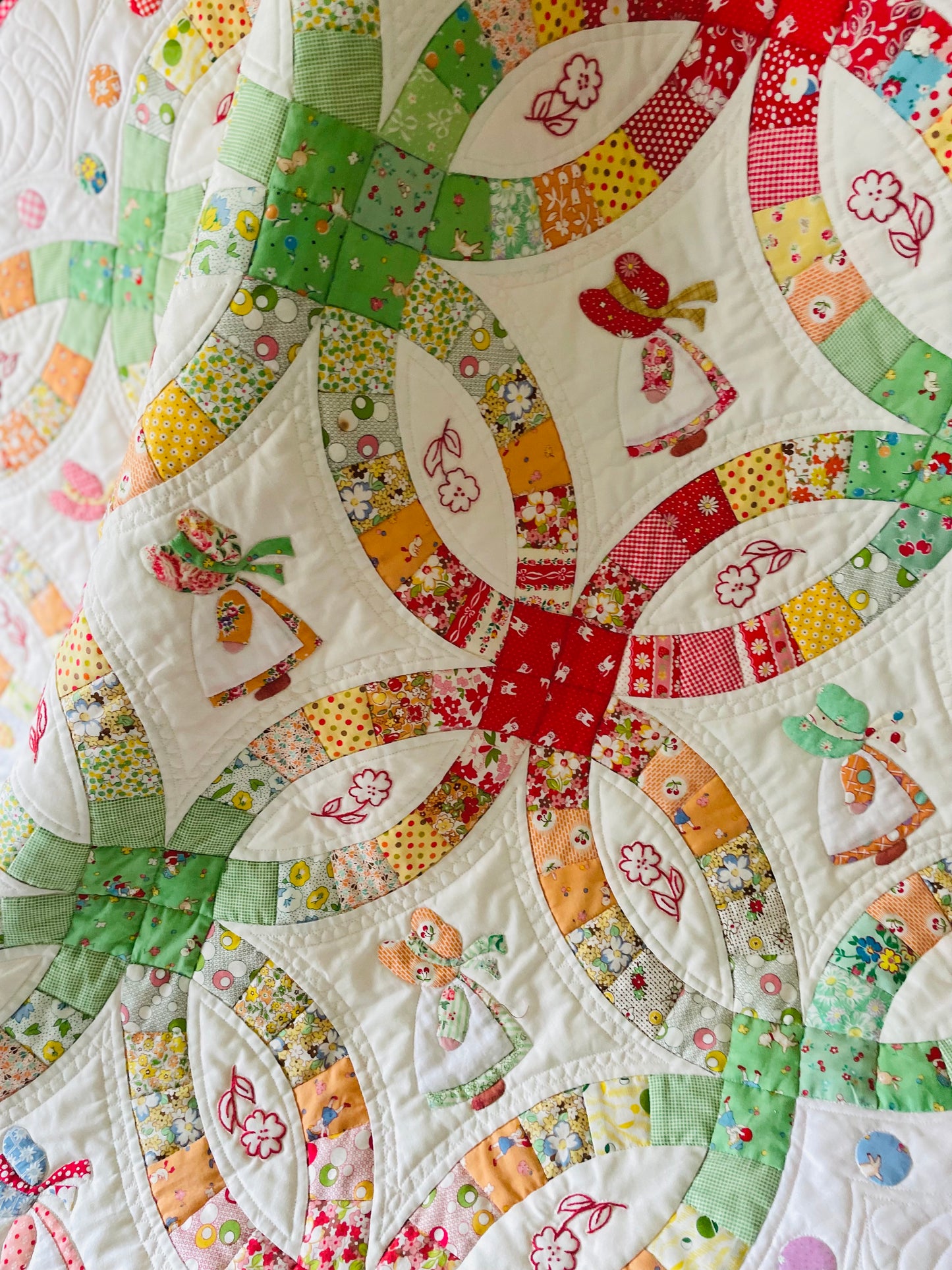 Sewing Pattern -- SunBonnet Sue Double Wedding Ring Quilt Sewing Kit