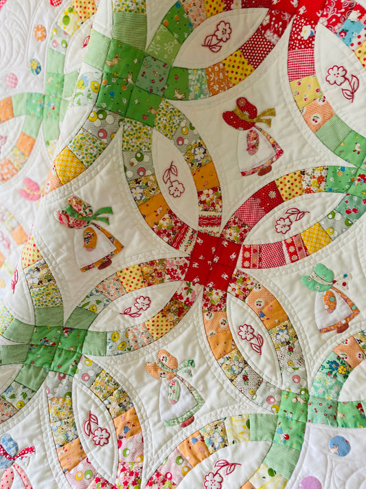 Sewing Pattern -- SunBonnet Sue Double Wedding Ring Quilt Sewing Kit