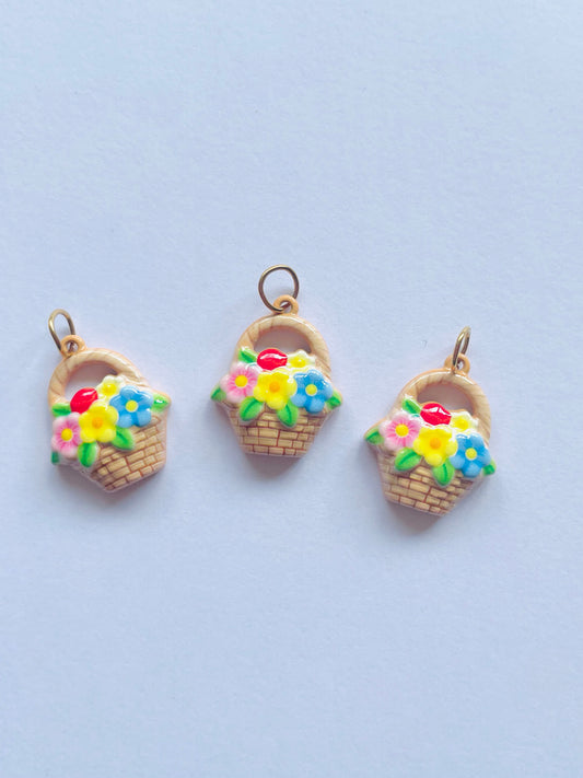 Zipper Charm -  basket of flowers