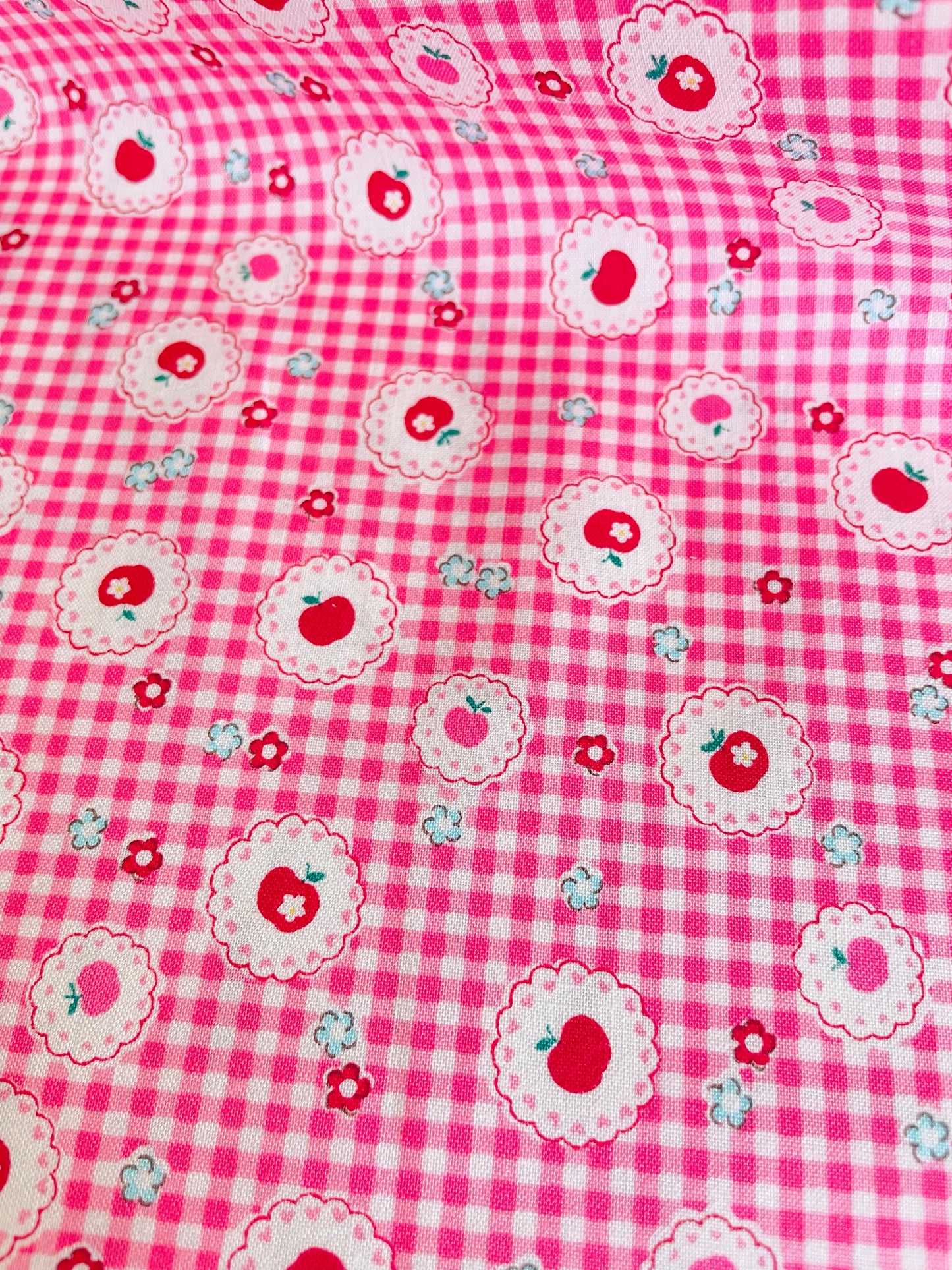 Atsuko Matsuyama - Apple Lace (pink)