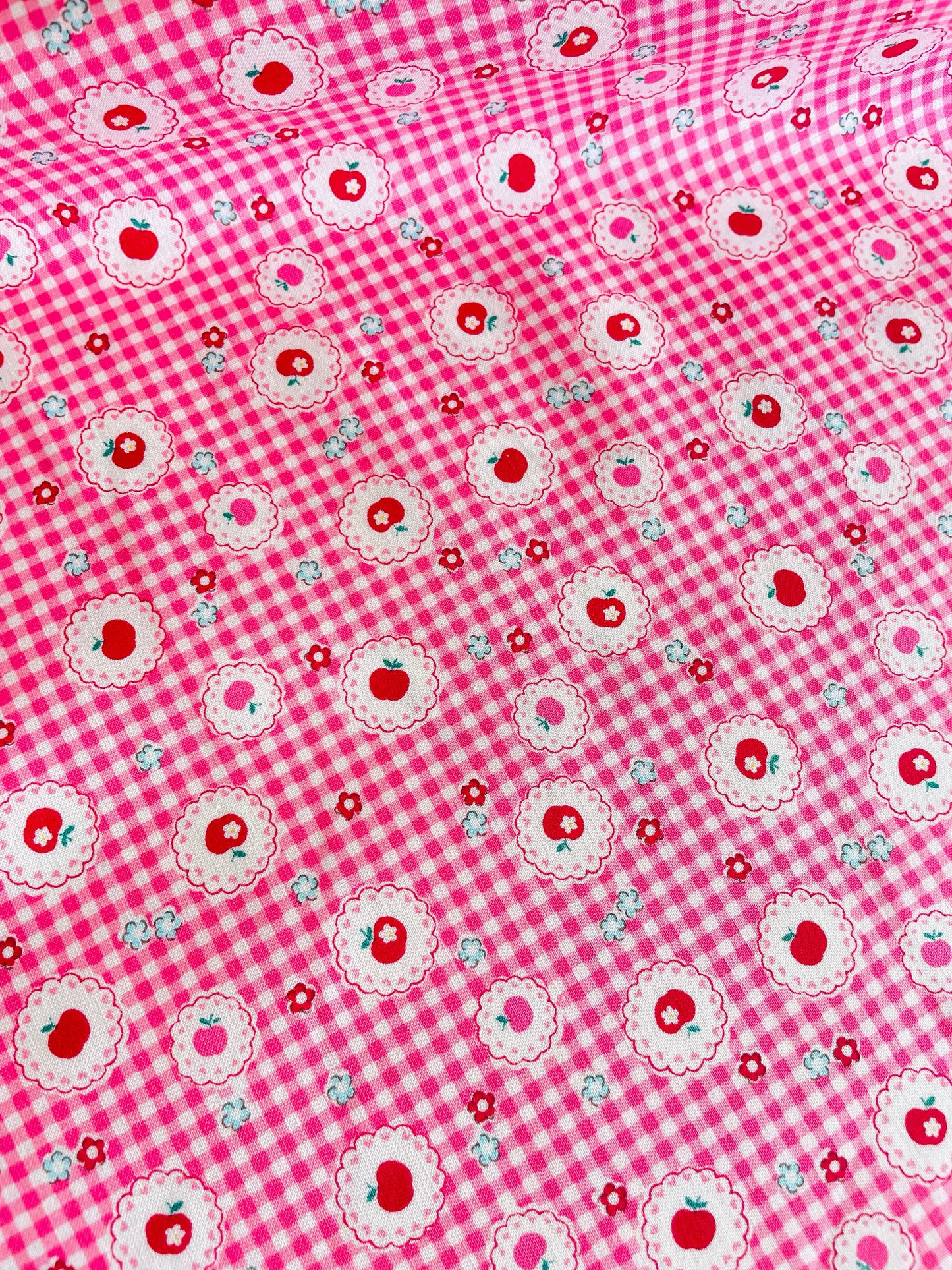 Atsuko Matsuyama - Apple Lace (pink)