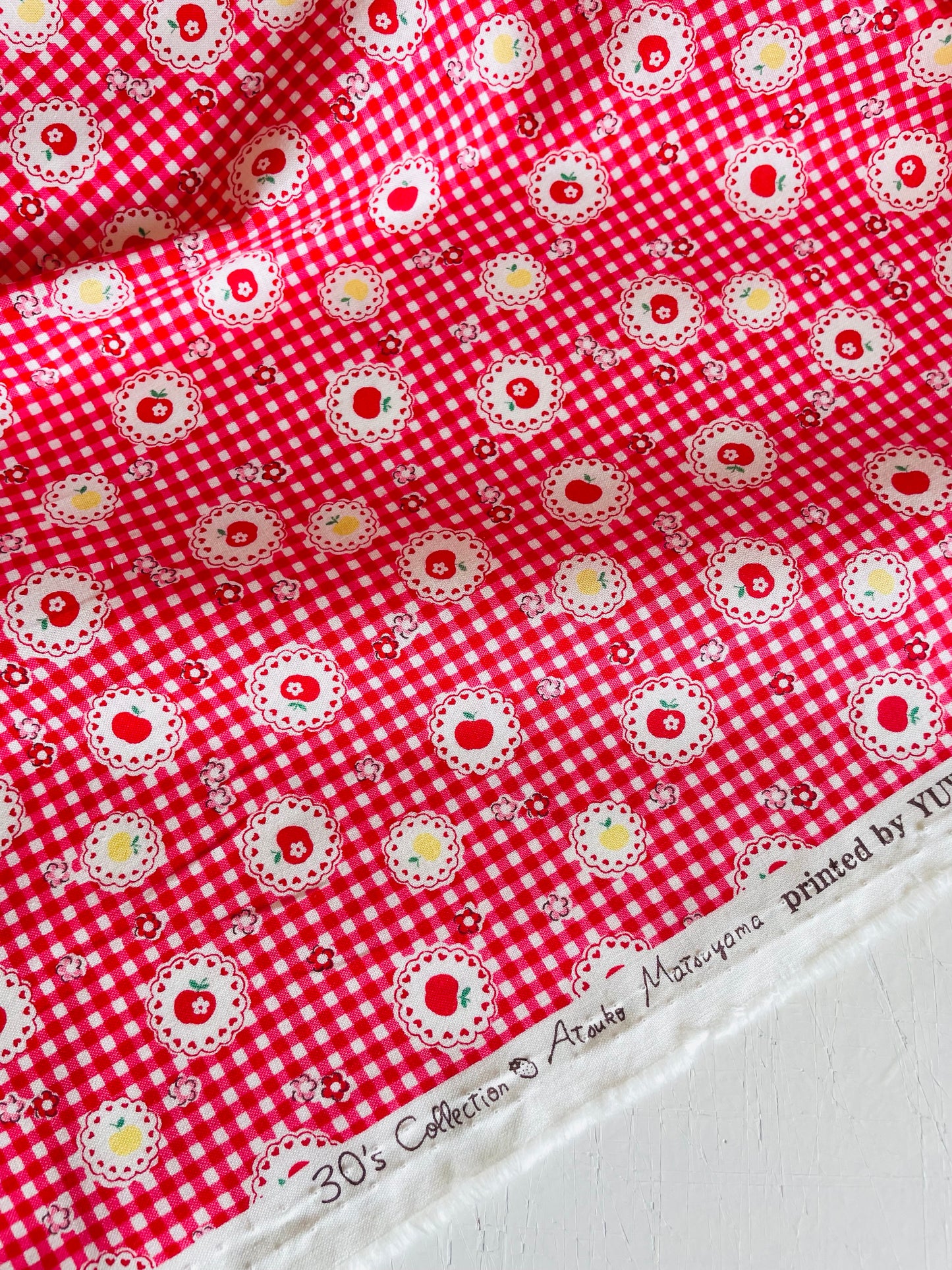 Atsuko Matsuyama - Apple Lace (red)