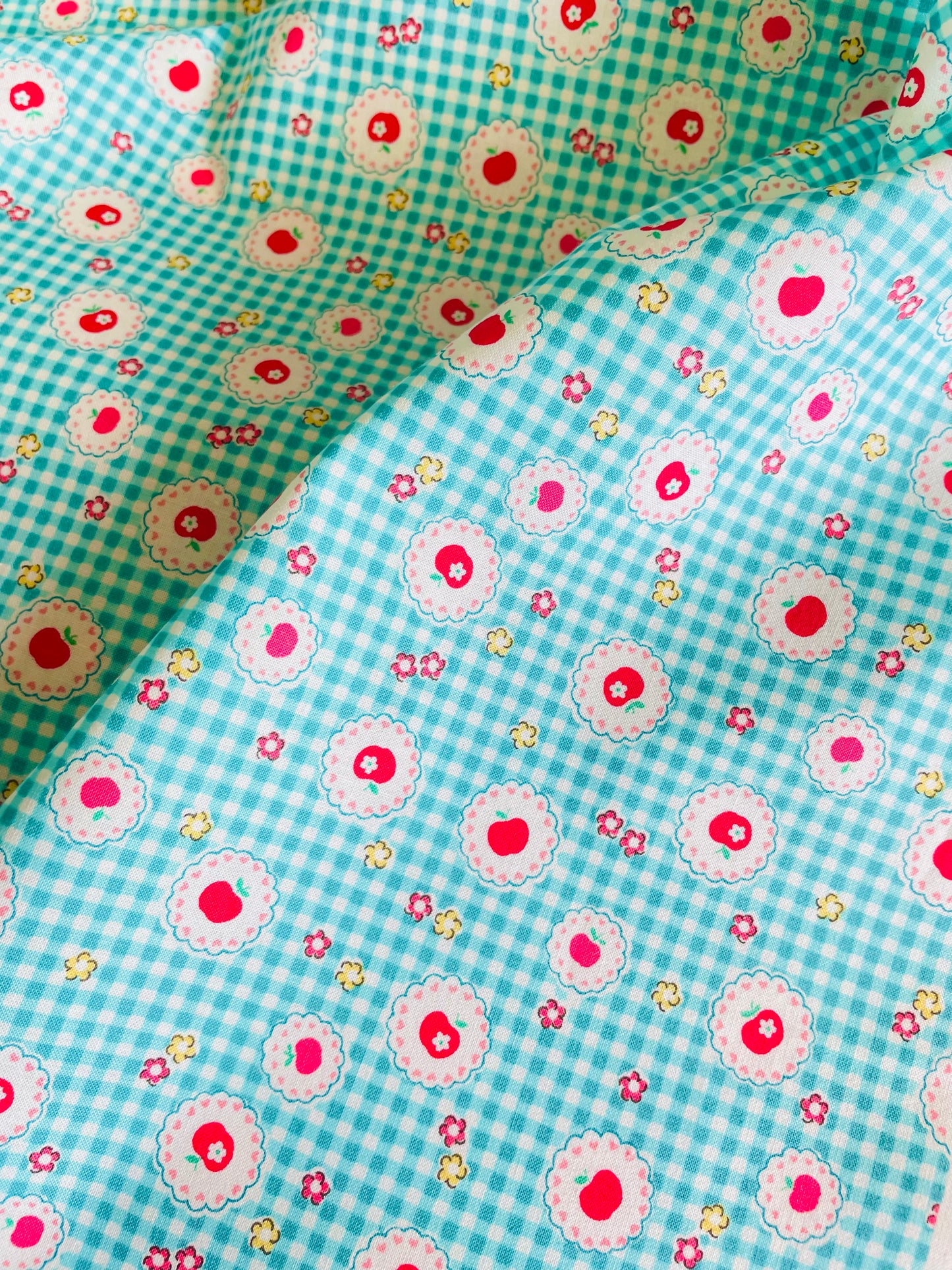 Atsuko Matsuyama - Apple Lace (turquoise)