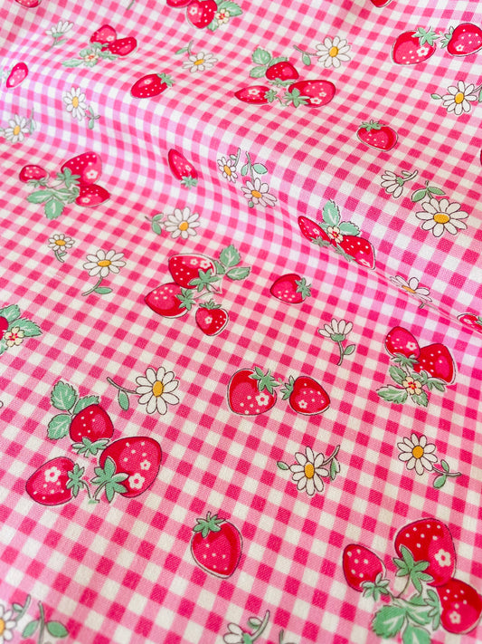 Atsuko Matsuyama - Check and Strawberry (pink)