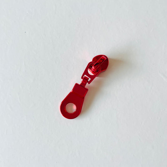Zipper Pull -- Donut (red)
