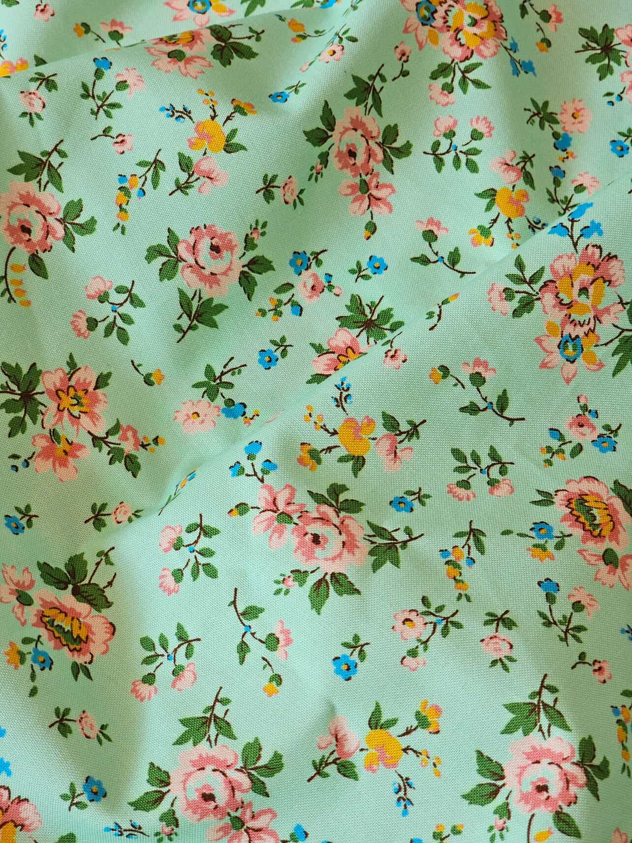 !! PRE ORDER !! Feedsack by Momnson- English Country Flower (green)