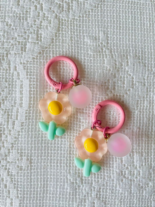 Zipper Charm -  happy flower (light pink)