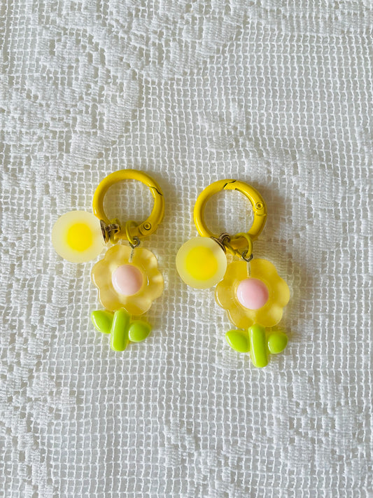 Zipper Charm -  happy flower (yellow)