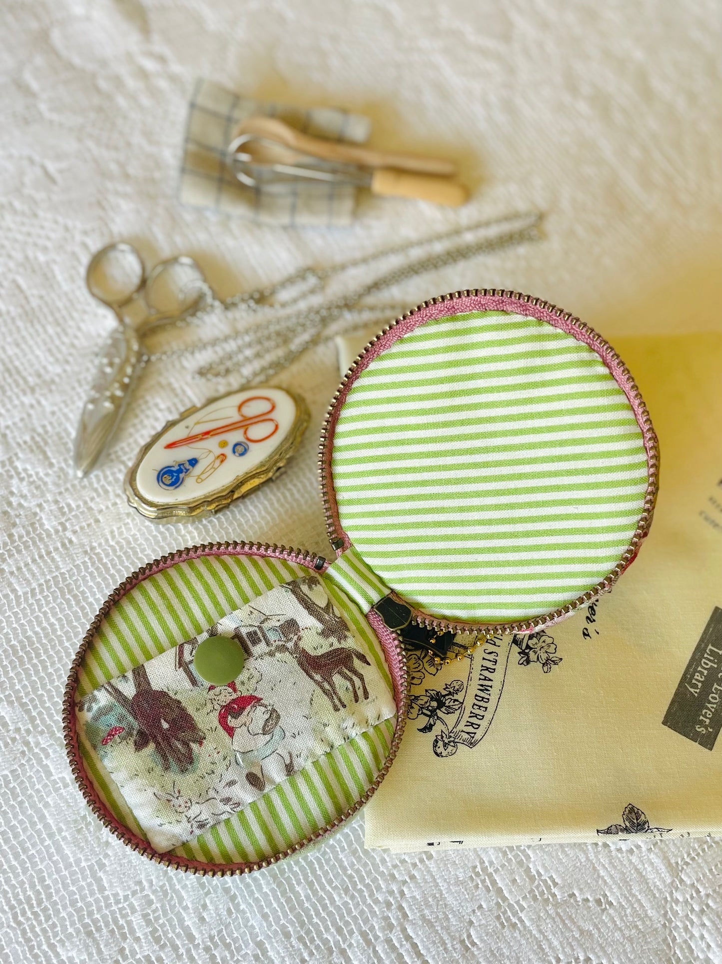 Sewing Kit - Macaron Purse: Little Hexies (80mm)