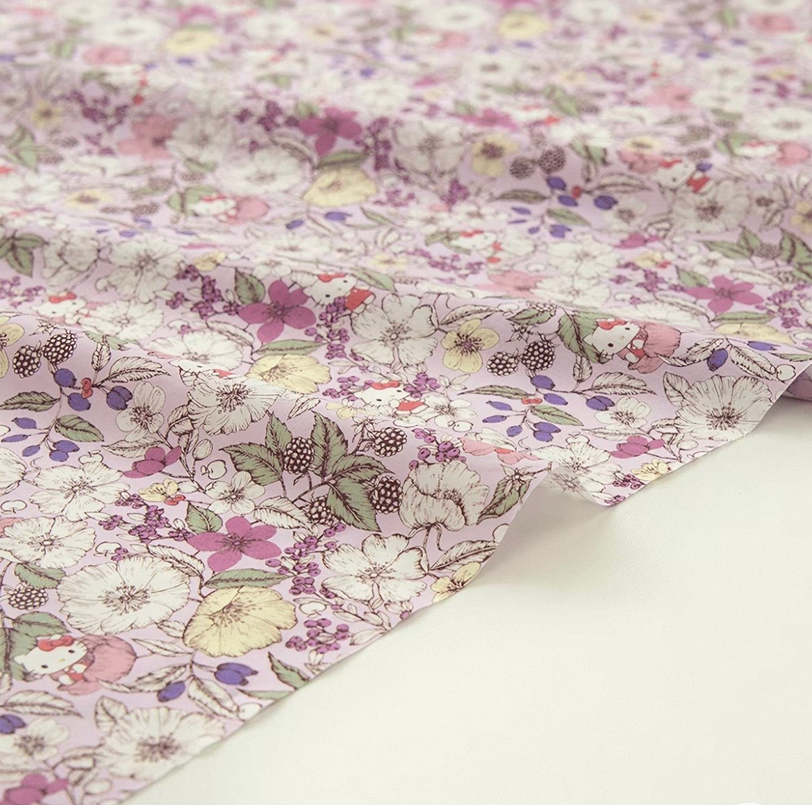 Liberty Japan - Hello Kitty - Meadow (pink & lilac)