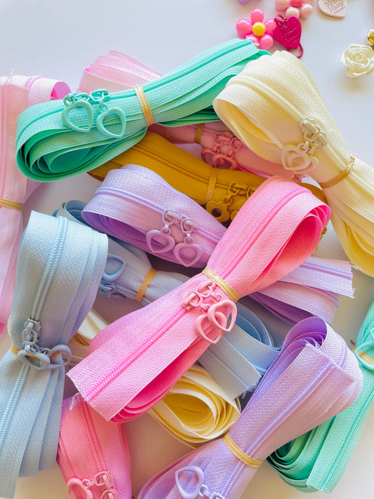 Continuous zipper set bundle