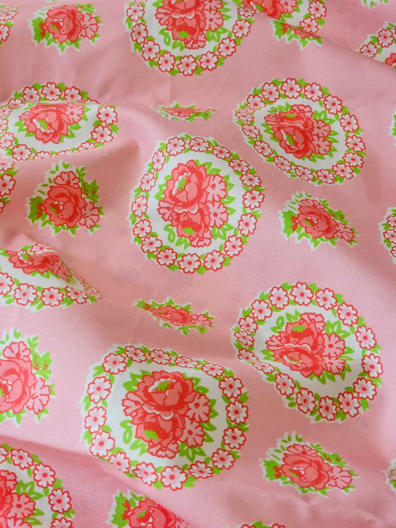 !! PRE ORDER !! Feedsack by Momnson- Flower Wreath (pink)