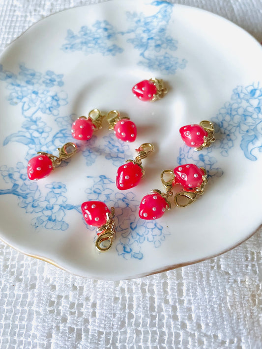 Zipper Charm -  mini shining strawberry (red)