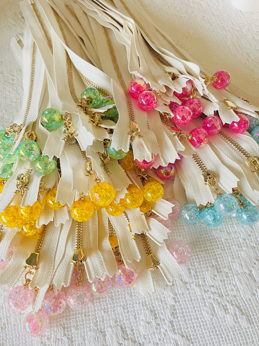 Zipper with shining ball charm (20cm/8in) - blue