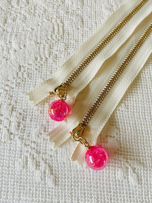 Zipper with shining ball charm (20cm/8in) - rosy pink